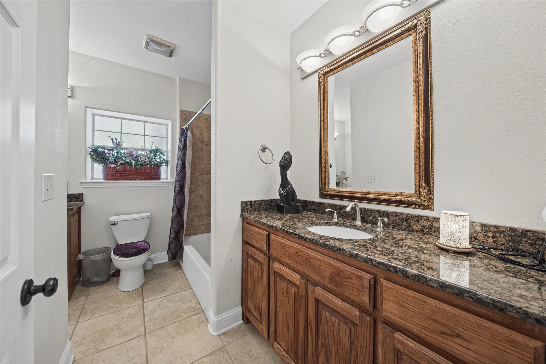Single Family Residence For Sale in Cooke County , 464 Oak Hill Road, Valley View, Texas 76272, 8 Bedroom, 6 Bathroom, 6 Garage spaces, 4,795 Sqft, built in 2012, mls#21411750, Real Estate Agent in Valley View, Homes For Sale in Cooke county, Homes For Sale in Valley View, Realtor in Valley View Texas, Real Estate Brokerage Independent Realty Texas, Luminita Cordes Realtor