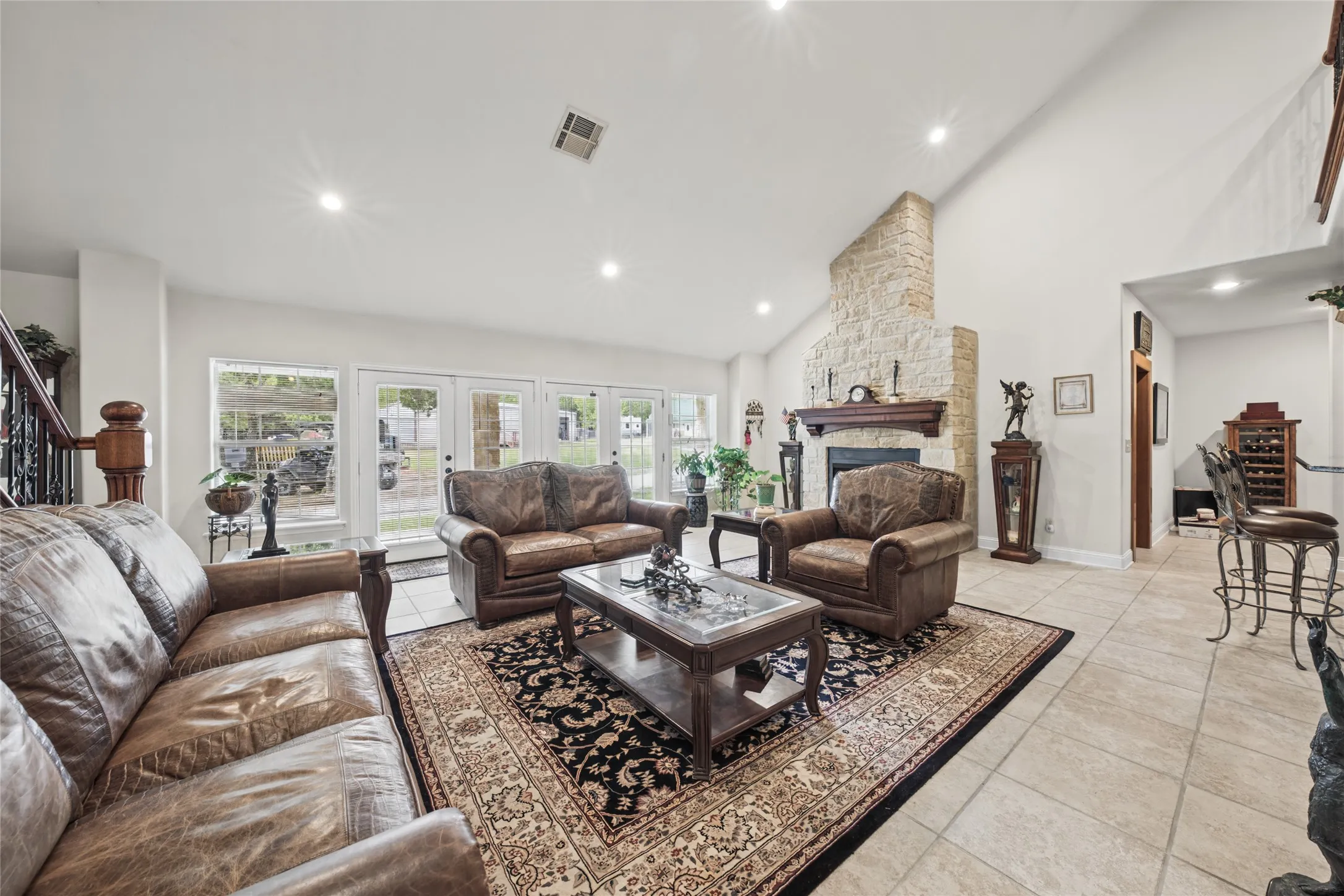 Single Family Residence For Sale in Cooke County , 464 Oak Hill Road, Valley View, Texas 76272, 8 Bedroom, 6 Bathroom, 6 Garage spaces, 4,795 Sqft, built in 2012, mls#21411750, Real Estate Agent in Valley View, Homes For Sale in Cooke county, Homes For Sale in Valley View, Realtor in Valley View Texas, Real Estate Brokerage Independent Realty Texas, Luminita Cordes Realtor