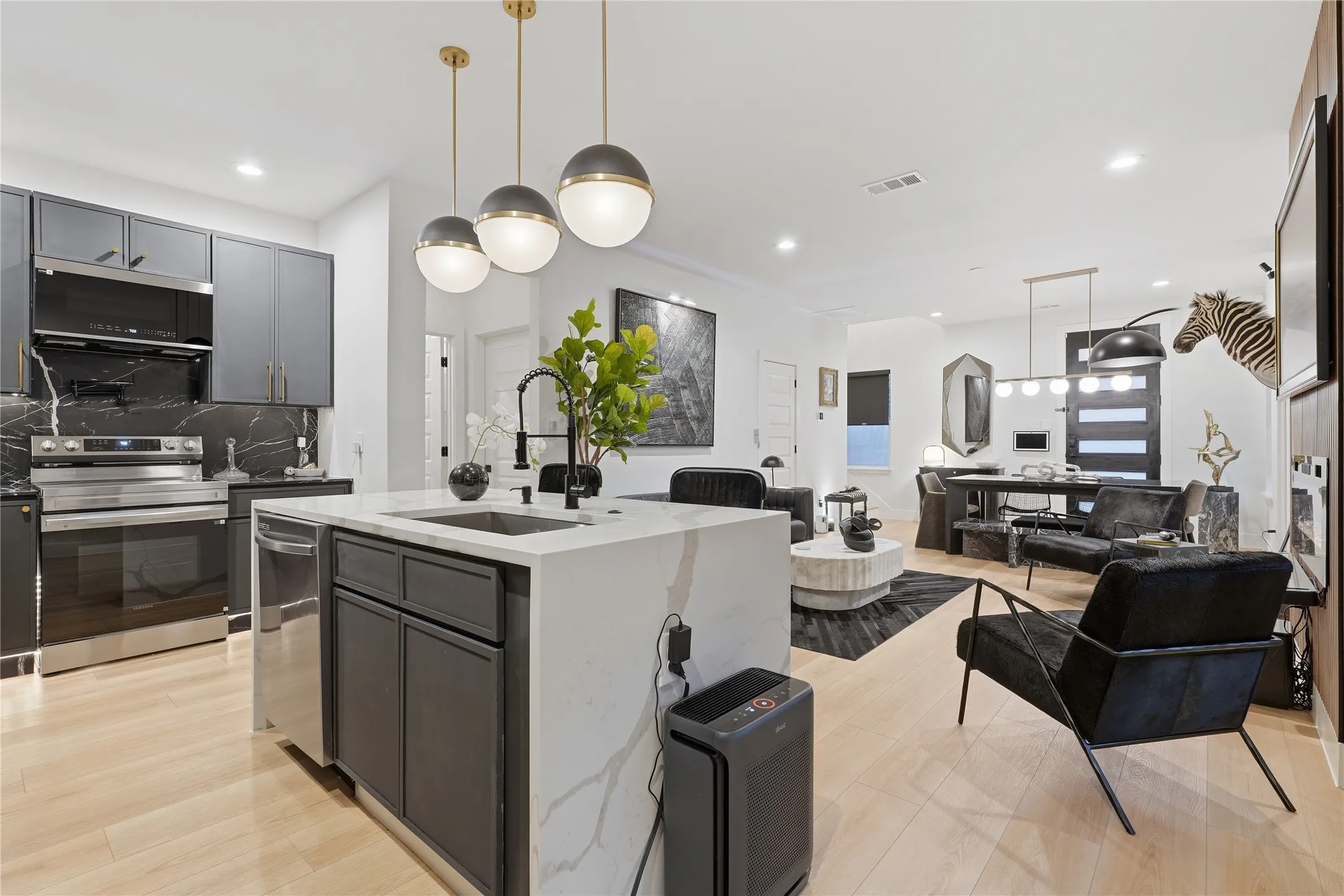 Single Family Residence For Sale in Dallas County , 1103 Pemberton Hill Road, Dallas, Texas 75217, 4 Bedroom, 3 Bathroom, 1 Garage spaces, 1,635 Sqft, built in 2025, mls#21409690, Real Estate Agent in Dallas, Homes For Sale in Dallas county, Homes For Sale in Dallas, Realtor in Dallas Texas, Real Estate Brokerage Independent Realty Texas, Luminita Cordes Realtor