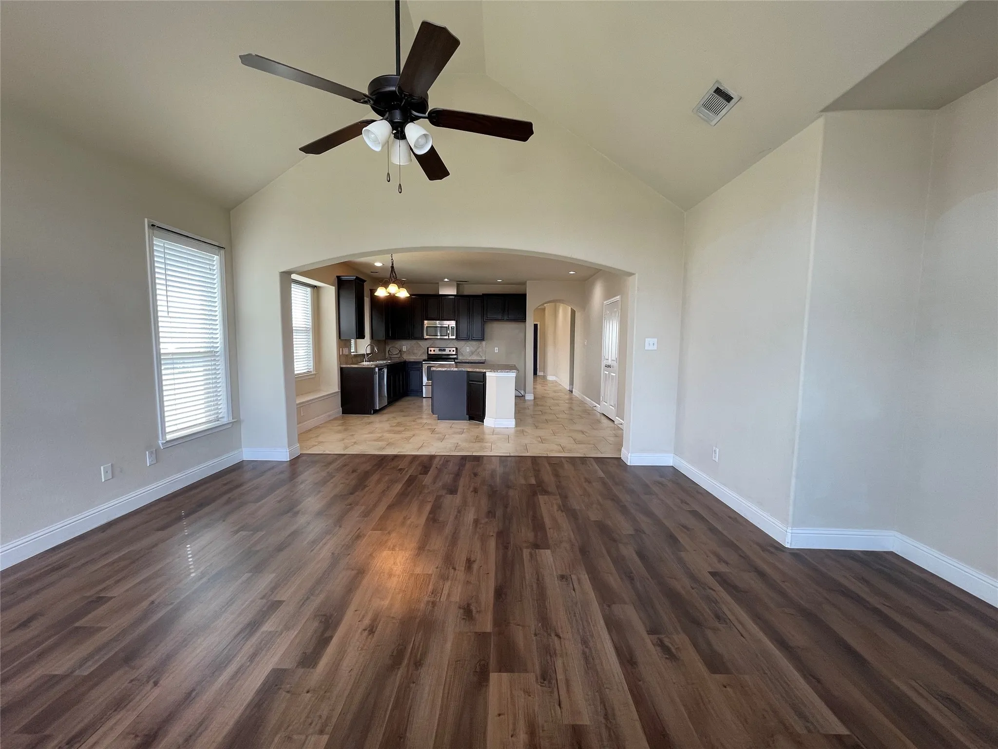 Single Family Residence For Rent in Kaufman County , 3104 Flowering Springs Drive, Forney, Texas 75126, 3 Bedroom, 2 Bathroom, 2 Garage spaces, 1,852 Sqft, built in 2015, mls#21412316, Real Estate Agent in Forney, Homes For Rent in Kaufman county, Homes For Rent in Forney, Realtor in Forney Texas, Real Estate Brokerage Independent Realty Texas, Luminita Cordes Realtor