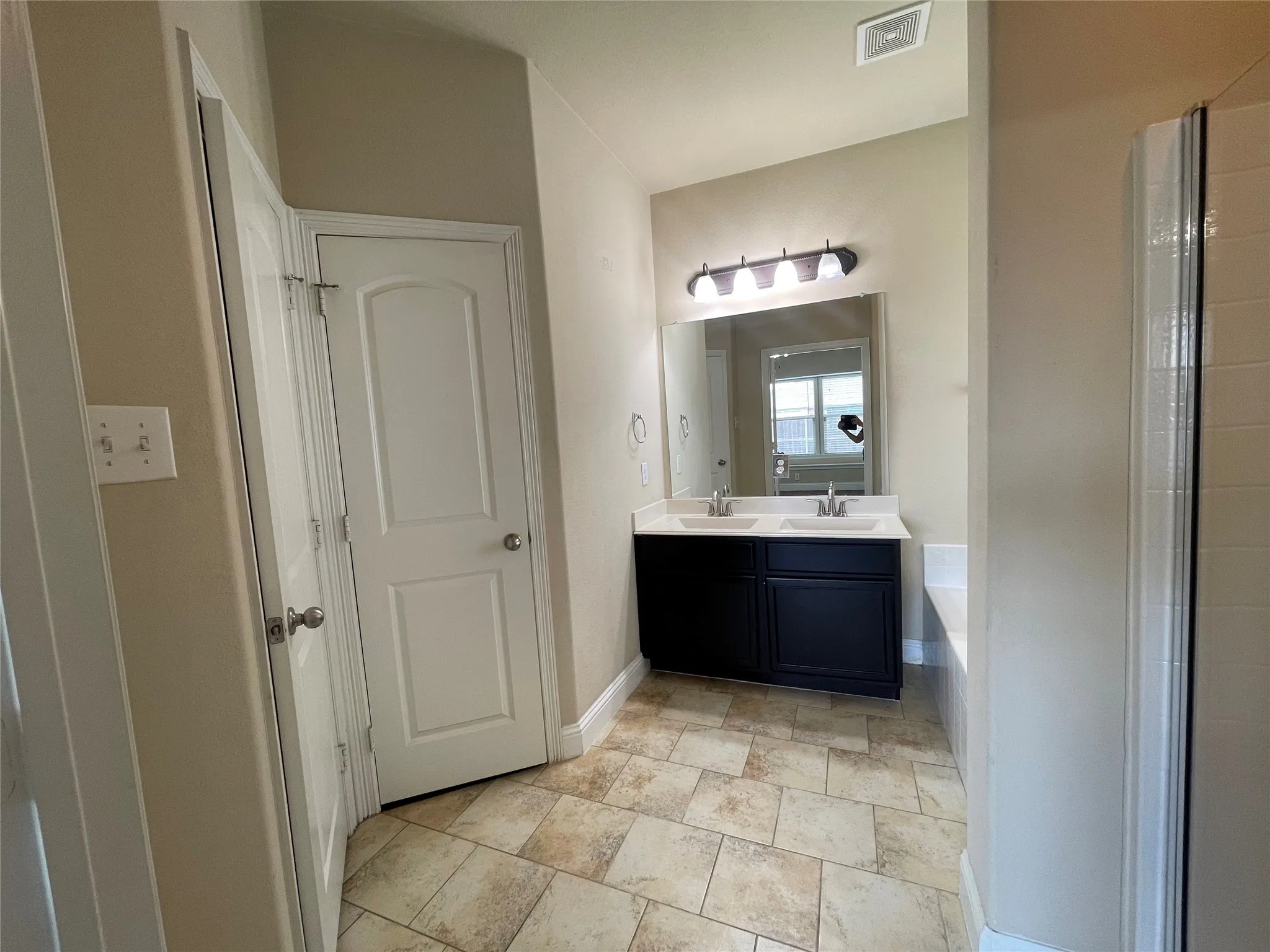 Single Family Residence For Rent in Kaufman County , 3104 Flowering Springs Drive, Forney, Texas 75126, 3 Bedroom, 2 Bathroom, 2 Garage spaces, 1,852 Sqft, built in 2015, mls#21412316, Real Estate Agent in Forney, Homes For Rent in Kaufman county, Homes For Rent in Forney, Realtor in Forney Texas, Real Estate Brokerage Independent Realty Texas, Luminita Cordes Realtor