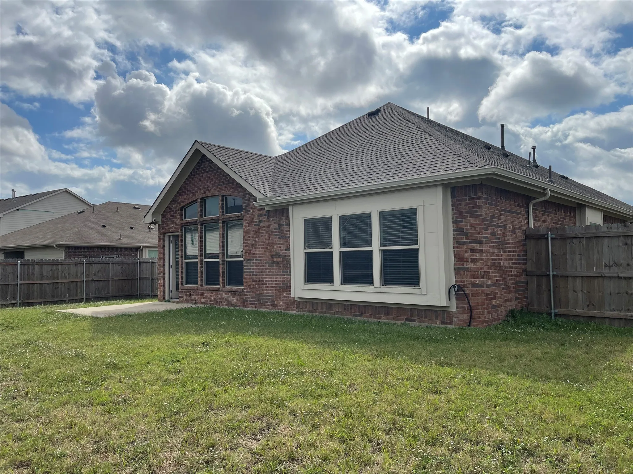 Single Family Residence For Rent in Kaufman County , 3104 Flowering Springs Drive, Forney, Texas 75126, 3 Bedroom, 2 Bathroom, 2 Garage spaces, 1,852 Sqft, built in 2015, mls#21412316, Real Estate Agent in Forney, Homes For Rent in Kaufman county, Homes For Rent in Forney, Realtor in Forney Texas, Real Estate Brokerage Independent Realty Texas, Luminita Cordes Realtor