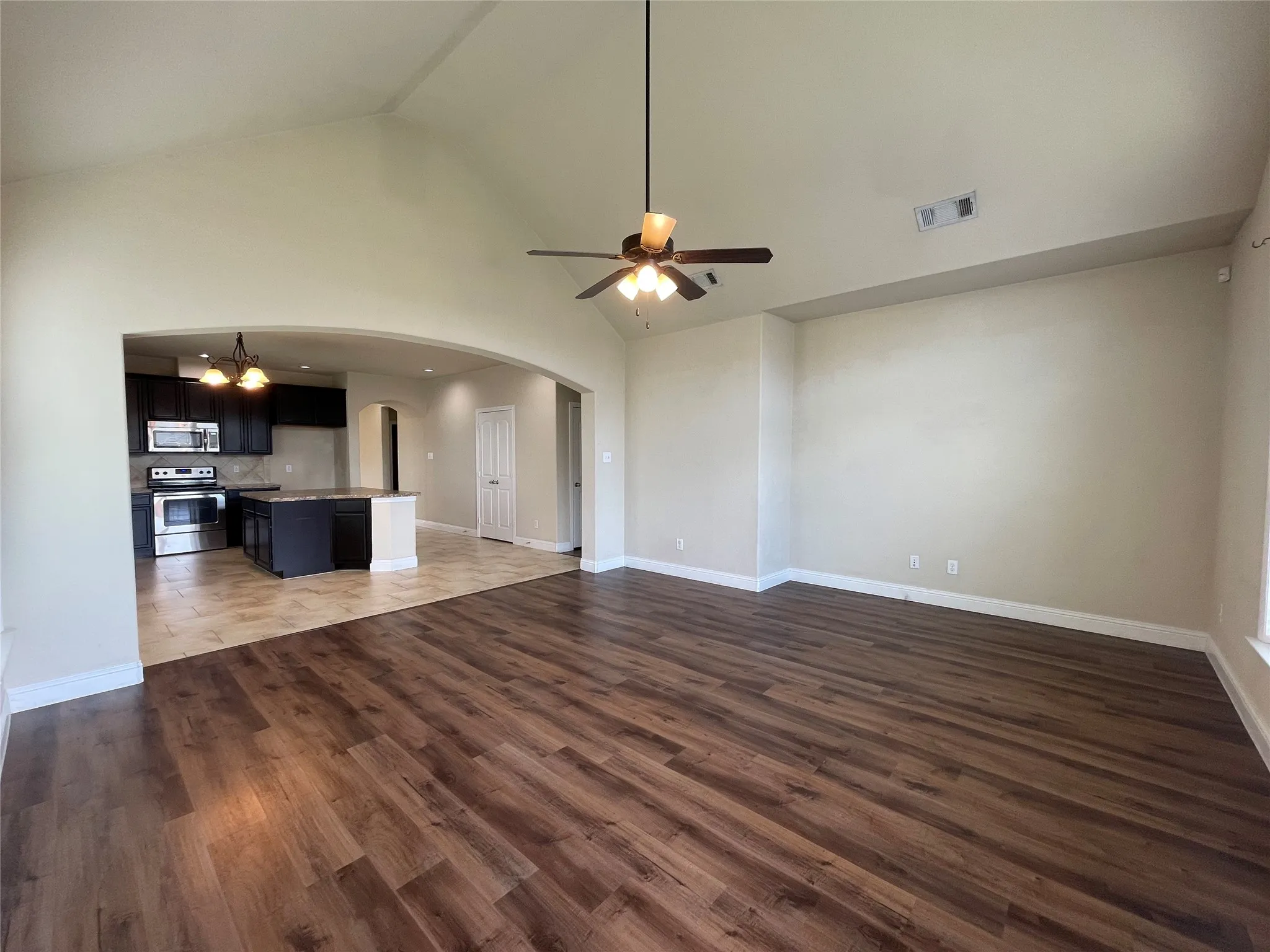 Single Family Residence For Rent in Kaufman County , 3104 Flowering Springs Drive, Forney, Texas 75126, 3 Bedroom, 2 Bathroom, 2 Garage spaces, 1,852 Sqft, built in 2015, mls#21412316, Real Estate Agent in Forney, Homes For Rent in Kaufman county, Homes For Rent in Forney, Realtor in Forney Texas, Real Estate Brokerage Independent Realty Texas, Luminita Cordes Realtor