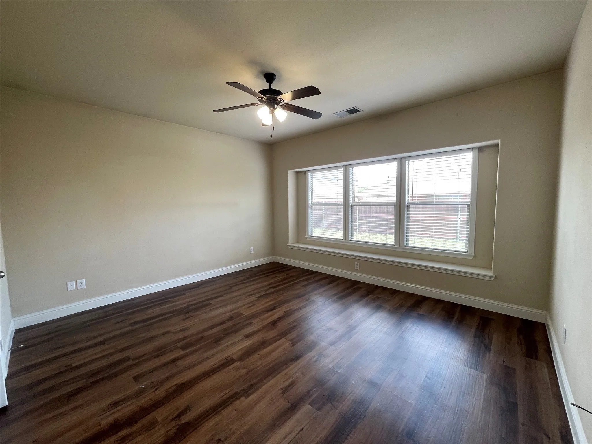 Single Family Residence For Rent in Kaufman County , 3104 Flowering Springs Drive, Forney, Texas 75126, 3 Bedroom, 2 Bathroom, 2 Garage spaces, 1,852 Sqft, built in 2015, mls#21412316, Real Estate Agent in Forney, Homes For Rent in Kaufman county, Homes For Rent in Forney, Realtor in Forney Texas, Real Estate Brokerage Independent Realty Texas, Luminita Cordes Realtor