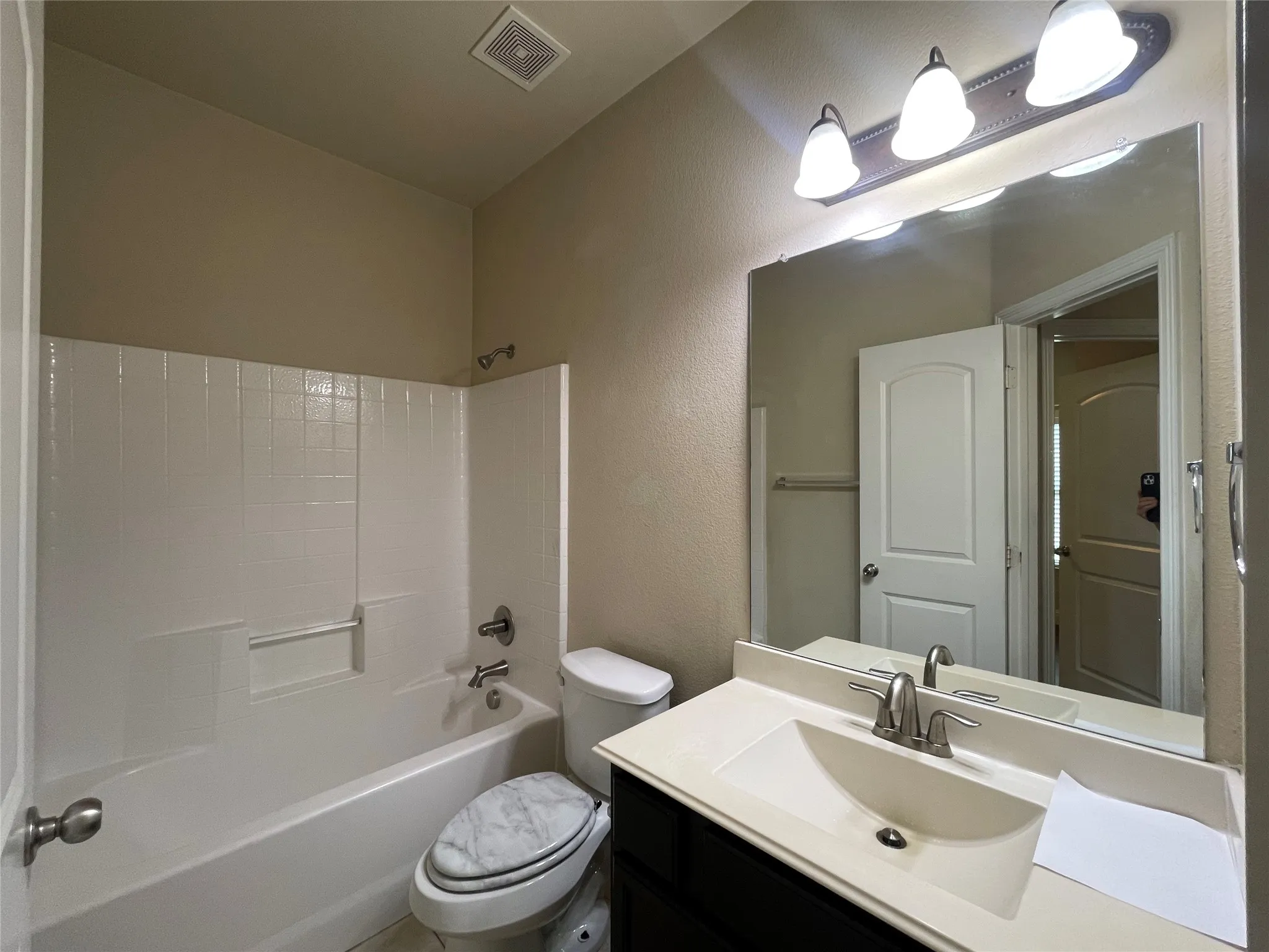 Single Family Residence For Rent in Kaufman County , 3104 Flowering Springs Drive, Forney, Texas 75126, 3 Bedroom, 2 Bathroom, 2 Garage spaces, 1,852 Sqft, built in 2015, mls#21412316, Real Estate Agent in Forney, Homes For Rent in Kaufman county, Homes For Rent in Forney, Realtor in Forney Texas, Real Estate Brokerage Independent Realty Texas, Luminita Cordes Realtor