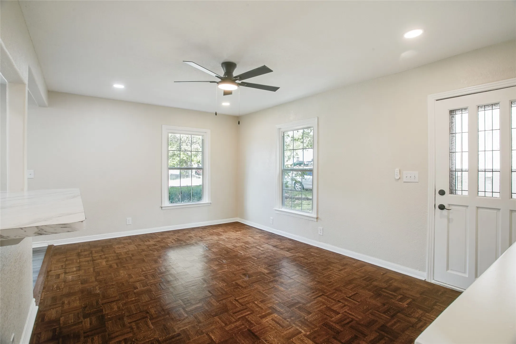Single Family Residence For Sale in Tarrant County , 7413 Davenport Avenue, Fort Worth, Texas 76116, 2 Bedroom, 1 Bathroom, Garage spaces, 753 Sqft, built in 1948, mls#21412264, Real Estate Agent in Fort Worth, Homes For Sale in Tarrant county, Homes For Sale in Fort Worth, Realtor in Fort Worth Texas, Real Estate Brokerage Independent Realty Texas, Luminita Cordes Realtor