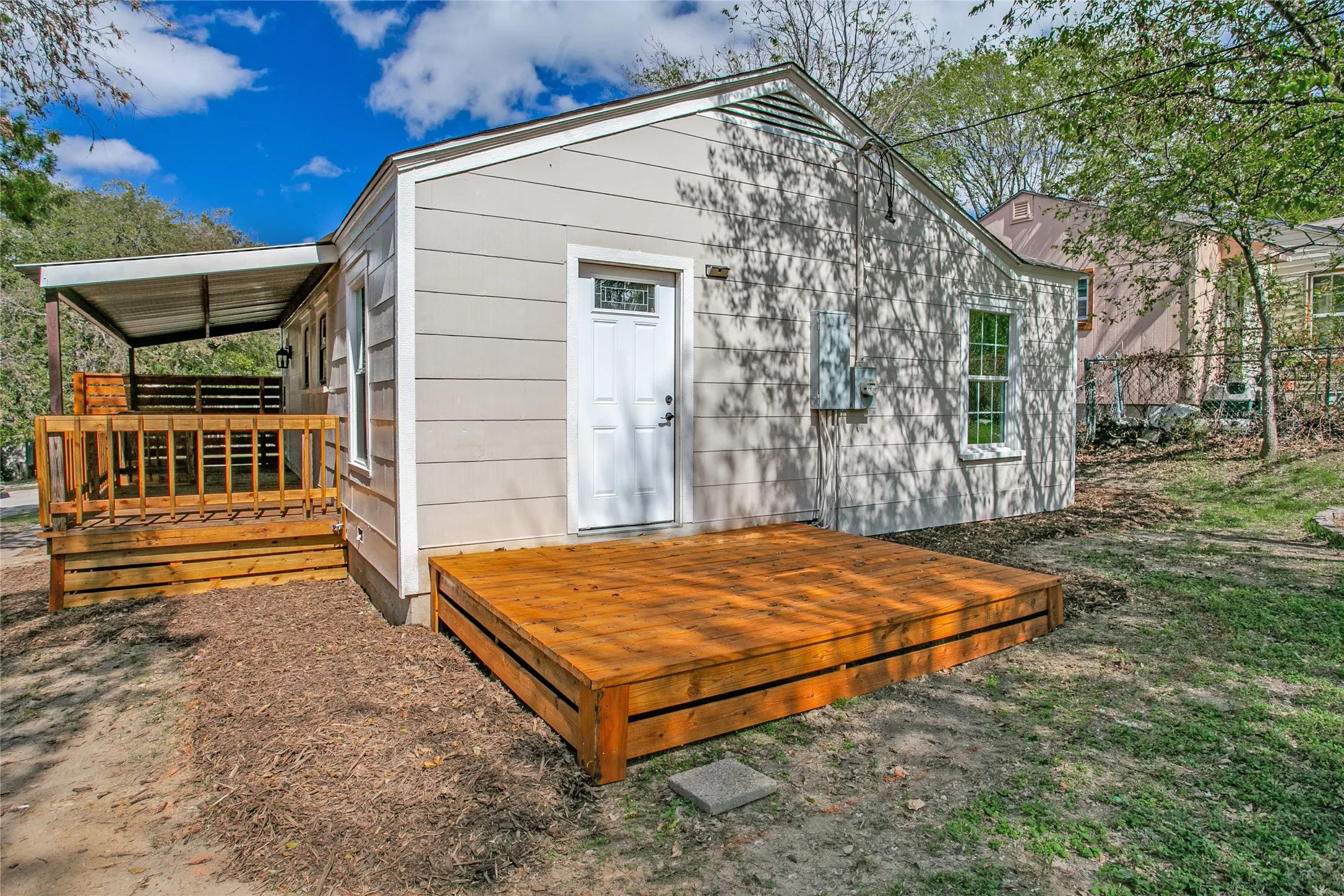 Single Family Residence For Sale in Tarrant County , 7413 Davenport Avenue, Fort Worth, Texas 76116, 2 Bedroom, 1 Bathroom, Garage spaces, 753 Sqft, built in 1948, mls#21412264, Real Estate Agent in Fort Worth, Homes For Sale in Tarrant county, Homes For Sale in Fort Worth, Realtor in Fort Worth Texas, Real Estate Brokerage Independent Realty Texas, Luminita Cordes Realtor