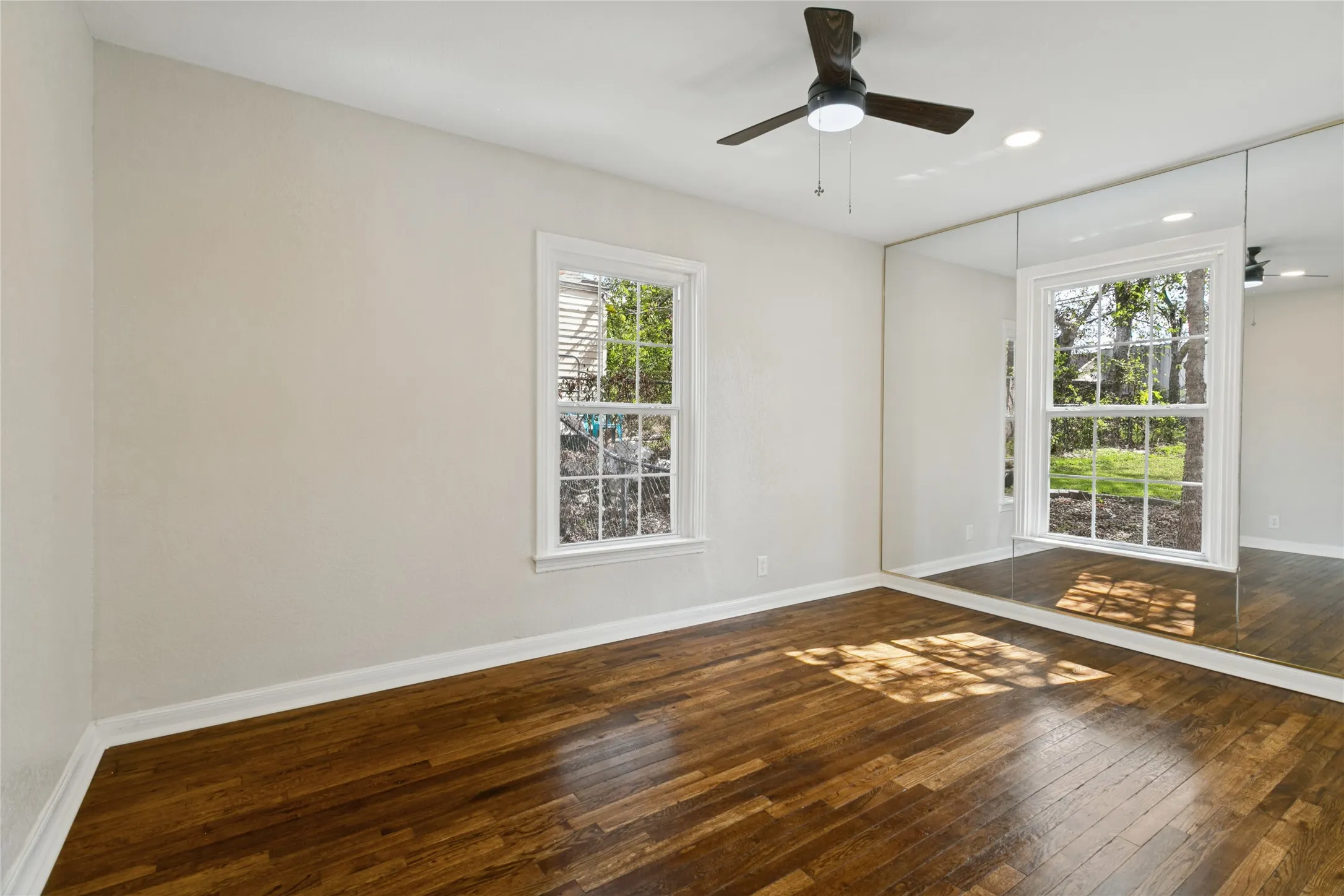 Single Family Residence For Sale in Tarrant County , 7413 Davenport Avenue, Fort Worth, Texas 76116, 2 Bedroom, 1 Bathroom, Garage spaces, 753 Sqft, built in 1948, mls#21412264, Real Estate Agent in Fort Worth, Homes For Sale in Tarrant county, Homes For Sale in Fort Worth, Realtor in Fort Worth Texas, Real Estate Brokerage Independent Realty Texas, Luminita Cordes Realtor