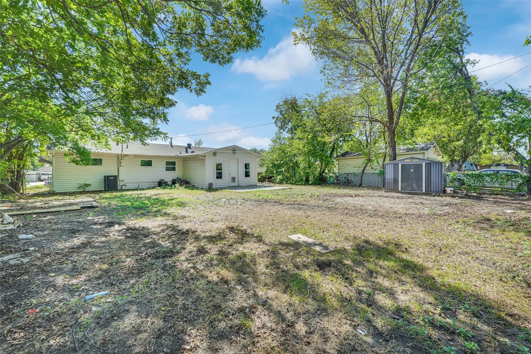 Single Family Residence For Sale in Dallas County , 2523 Klondike Drive, Dallas, Texas 75228, 4 Bedroom, 2 Bathroom, Garage spaces, 1,277 Sqft, built in 1956, mls#21412132, Real Estate Agent in Dallas, Homes For Sale in Dallas county, Homes For Sale in Dallas, Realtor in Dallas Texas, Real Estate Brokerage Independent Realty Texas, Luminita Cordes Realtor