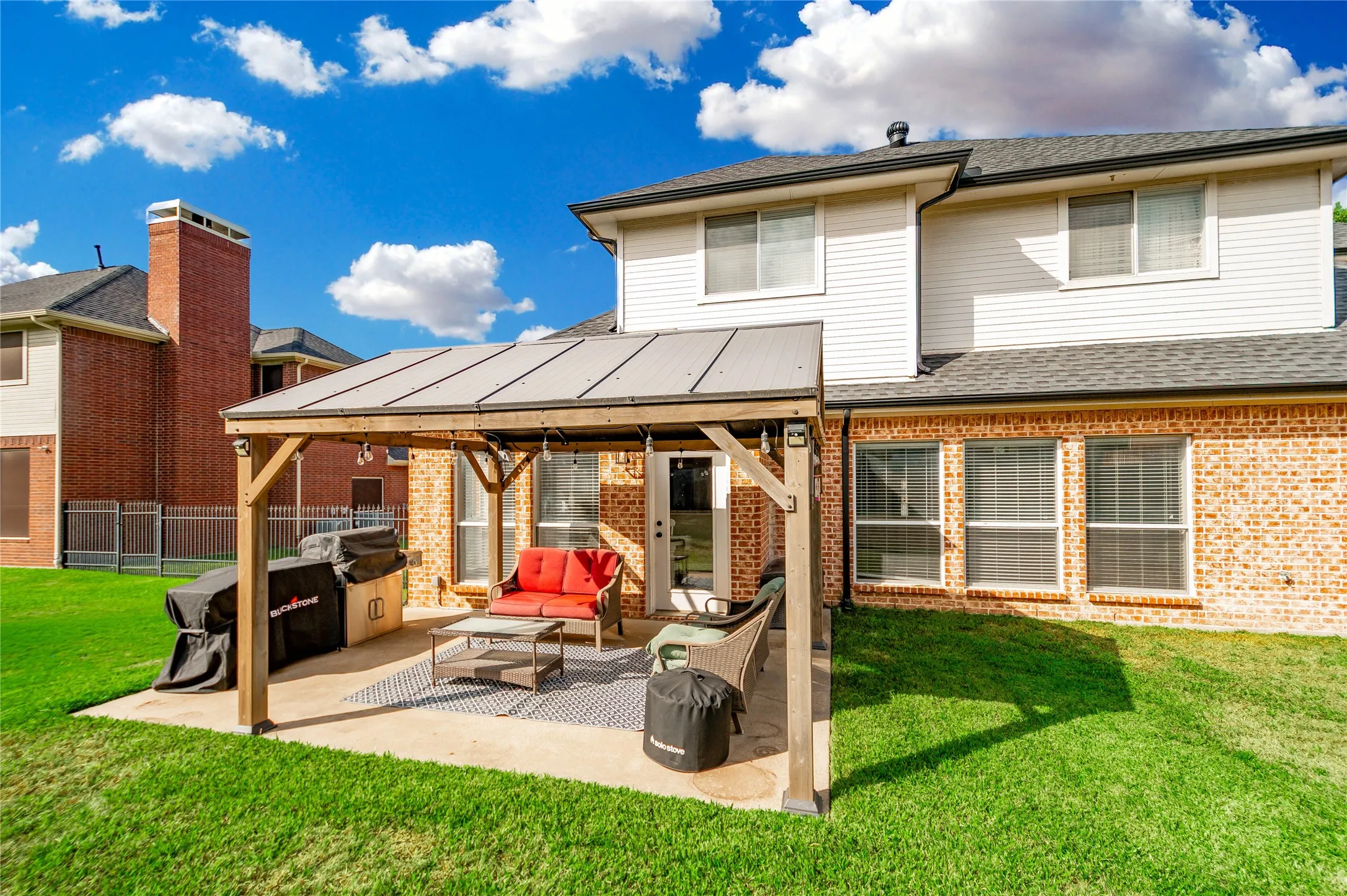 Single Family Residence For Sale in Denton County , 406 Goodnight Trail, Argyle, Texas 76226, 4 Bedroom, 4 Bathroom, 3 Garage spaces, 3,006 Sqft, built in 2000, mls#21412305, Real Estate Agent in Argyle, Homes For Sale in Denton county, Homes For Sale in Argyle, Realtor in Argyle Texas, Real Estate Brokerage Independent Realty Texas, Luminita Cordes Realtor