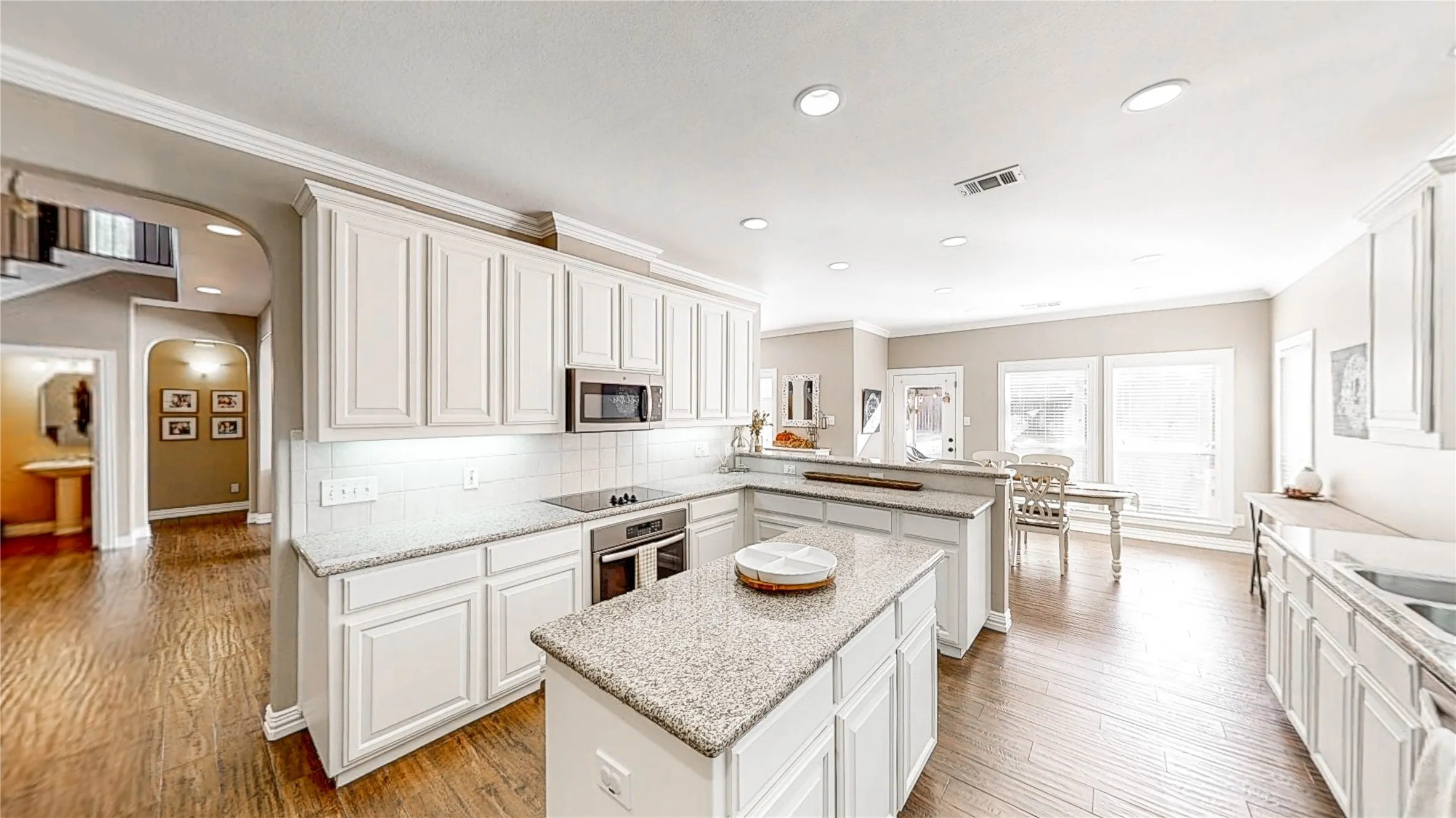 Single Family Residence For Sale in Denton County , 406 Goodnight Trail, Argyle, Texas 76226, 4 Bedroom, 4 Bathroom, 3 Garage spaces, 3,006 Sqft, built in 2000, mls#21412305, Real Estate Agent in Argyle, Homes For Sale in Denton county, Homes For Sale in Argyle, Realtor in Argyle Texas, Real Estate Brokerage Independent Realty Texas, Luminita Cordes Realtor
