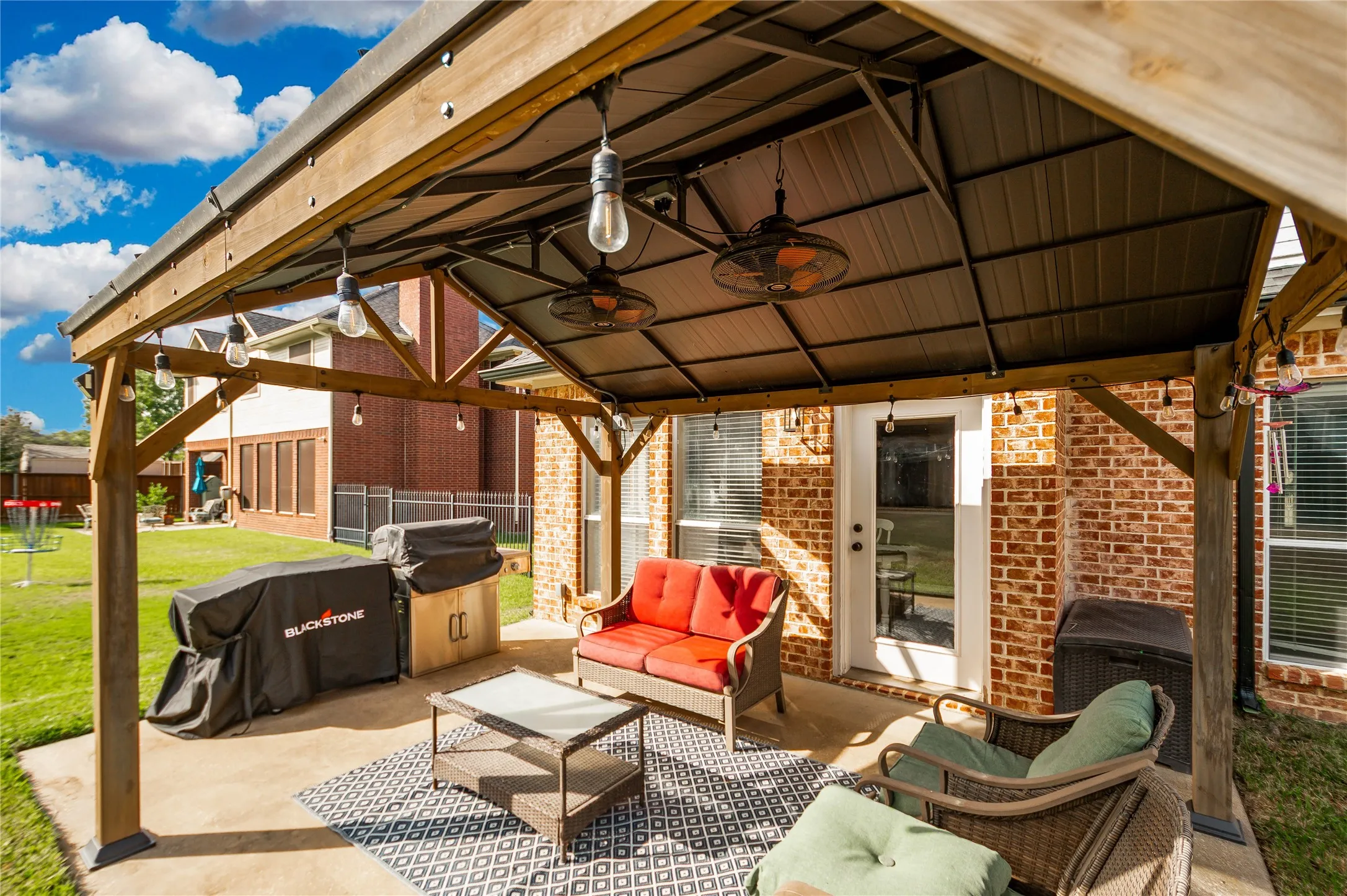 Single Family Residence For Sale in Denton County , 406 Goodnight Trail, Argyle, Texas 76226, 4 Bedroom, 4 Bathroom, 3 Garage spaces, 3,006 Sqft, built in 2000, mls#21412305, Real Estate Agent in Argyle, Homes For Sale in Denton county, Homes For Sale in Argyle, Realtor in Argyle Texas, Real Estate Brokerage Independent Realty Texas, Luminita Cordes Realtor
