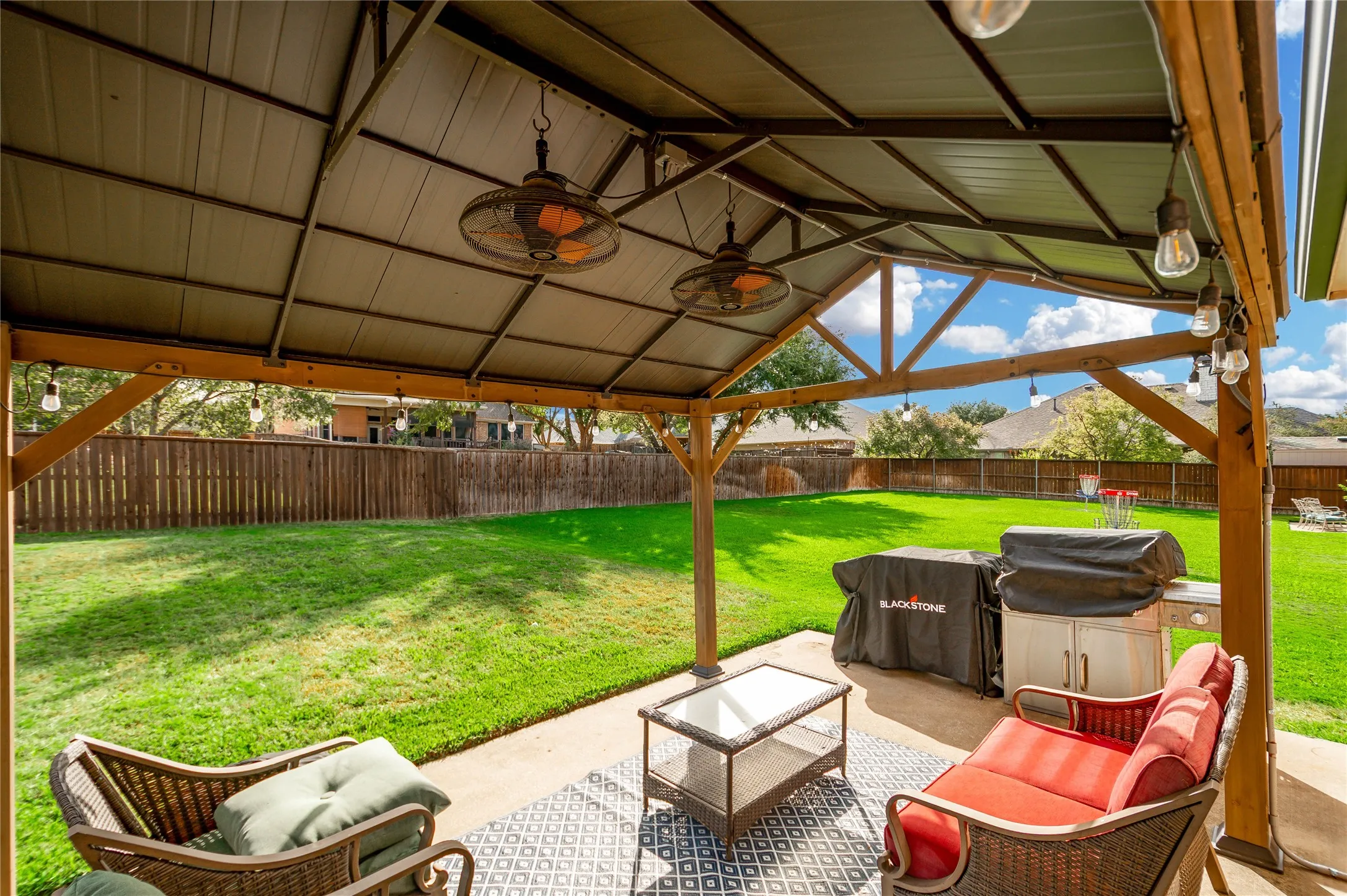 Single Family Residence For Sale in Denton County , 406 Goodnight Trail, Argyle, Texas 76226, 4 Bedroom, 4 Bathroom, 3 Garage spaces, 3,006 Sqft, built in 2000, mls#21412305, Real Estate Agent in Argyle, Homes For Sale in Denton county, Homes For Sale in Argyle, Realtor in Argyle Texas, Real Estate Brokerage Independent Realty Texas, Luminita Cordes Realtor