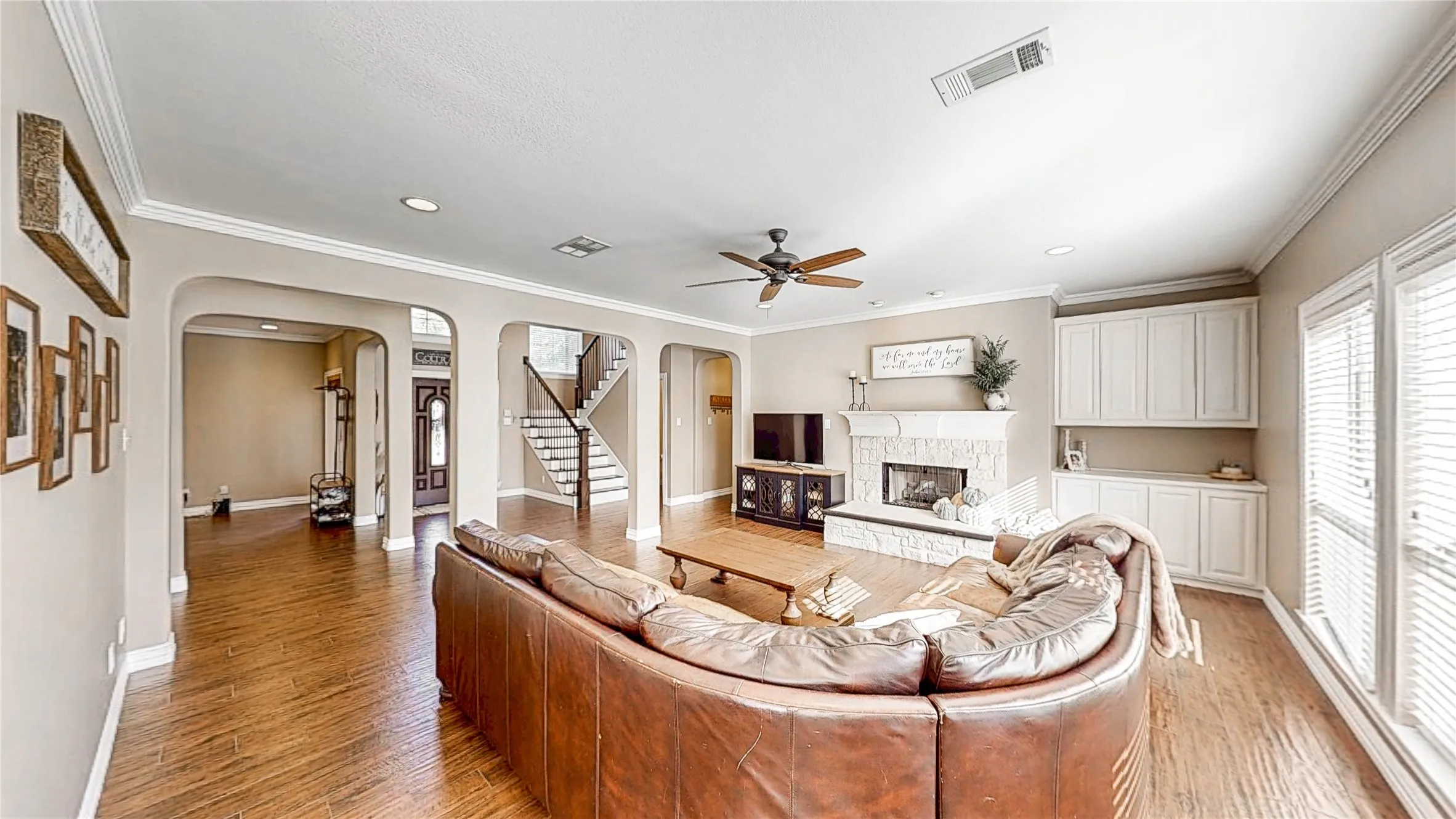 Single Family Residence For Sale in Denton County , 406 Goodnight Trail, Argyle, Texas 76226, 4 Bedroom, 4 Bathroom, 3 Garage spaces, 3,006 Sqft, built in 2000, mls#21412305, Real Estate Agent in Argyle, Homes For Sale in Denton county, Homes For Sale in Argyle, Realtor in Argyle Texas, Real Estate Brokerage Independent Realty Texas, Luminita Cordes Realtor