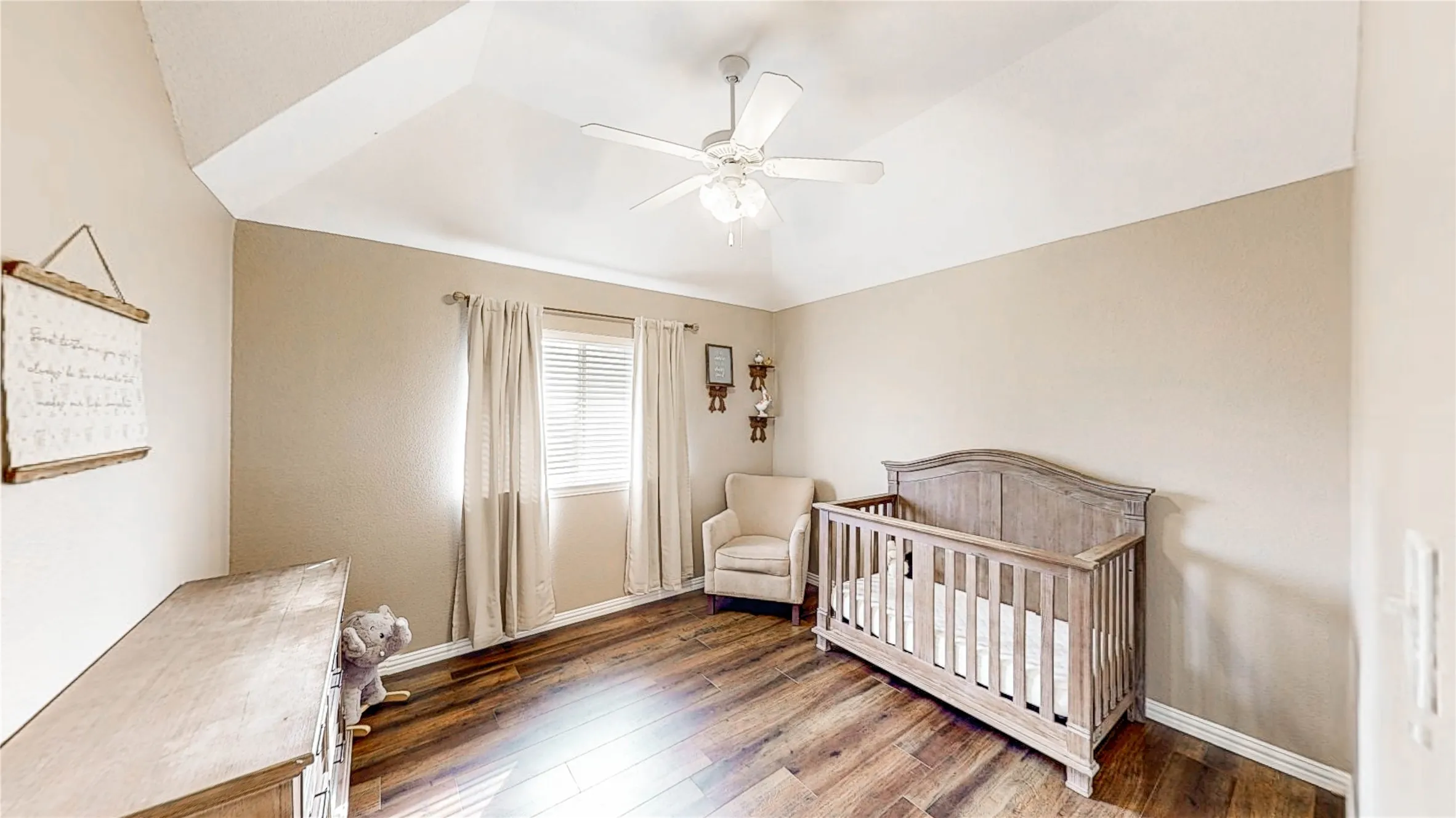 Single Family Residence For Sale in Denton County , 406 Goodnight Trail, Argyle, Texas 76226, 4 Bedroom, 4 Bathroom, 3 Garage spaces, 3,006 Sqft, built in 2000, mls#21412305, Real Estate Agent in Argyle, Homes For Sale in Denton county, Homes For Sale in Argyle, Realtor in Argyle Texas, Real Estate Brokerage Independent Realty Texas, Luminita Cordes Realtor