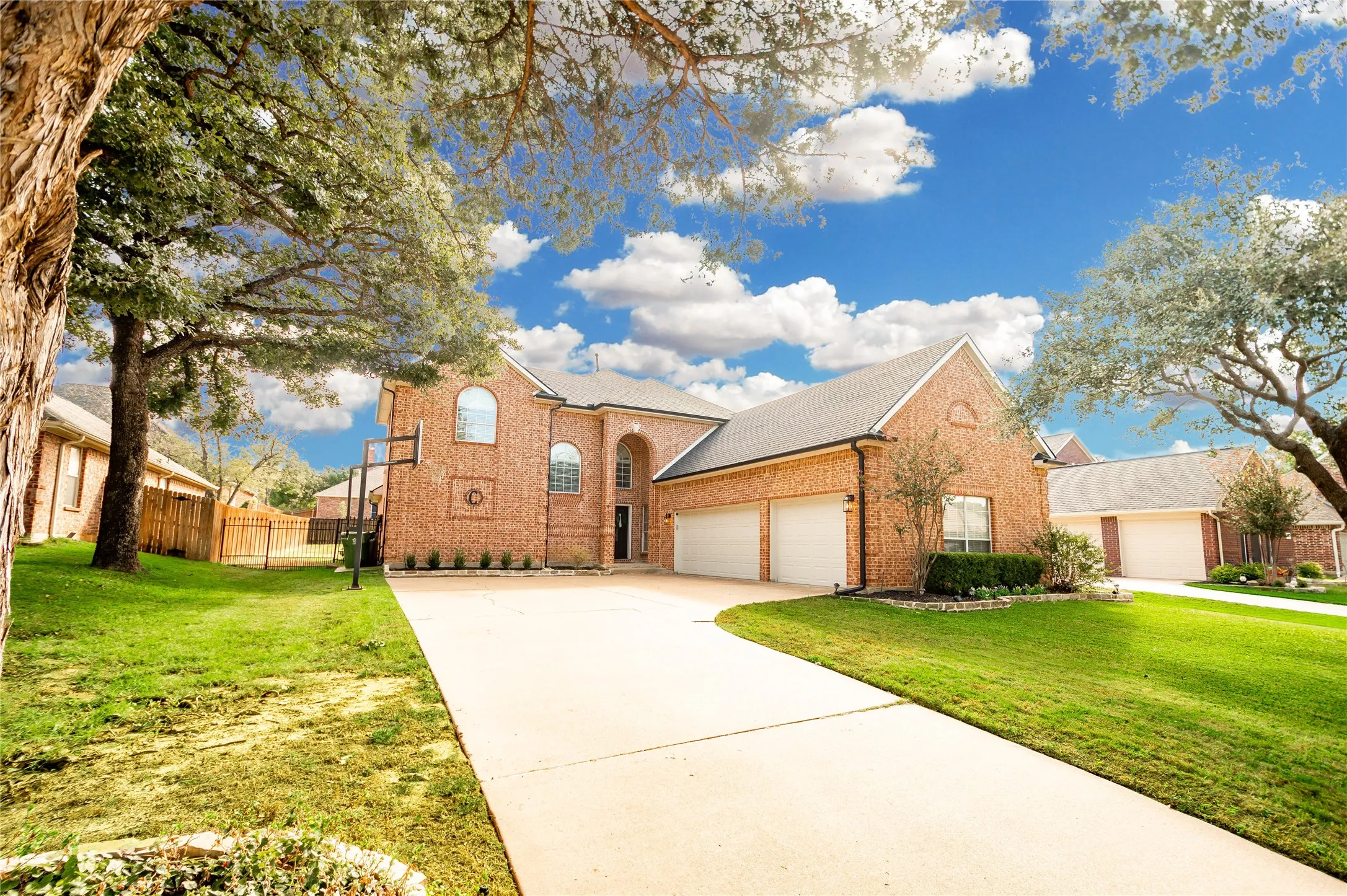 Single Family Residence For Sale in Denton County , 406 Goodnight Trail, Argyle, Texas 76226, 4 Bedroom, 4 Bathroom, 3 Garage spaces, 3,006 Sqft, built in 2000, mls#21412305, Real Estate Agent in Argyle, Homes For Sale in Denton county, Homes For Sale in Argyle, Realtor in Argyle Texas, Real Estate Brokerage Independent Realty Texas, Luminita Cordes Realtor