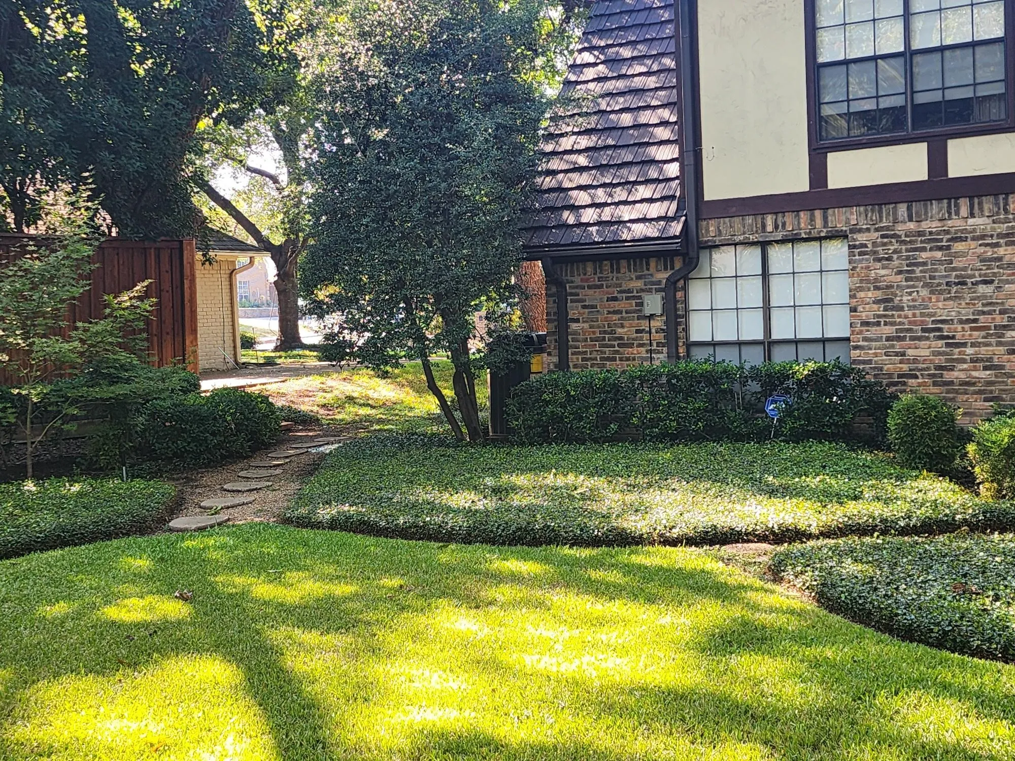Single Family Residence For Sale in Dallas County , 6510 Covecreek Place, Dallas, Texas 75240, 4 Bedroom, 4 Bathroom, 2 Garage spaces, 3,325 Sqft, built in 1979, mls#21411228, Real Estate Agent in Dallas, Homes For Sale in Dallas county, Homes For Sale in Dallas, Realtor in Dallas Texas, Real Estate Brokerage Independent Realty Texas, Luminita Cordes Realtor