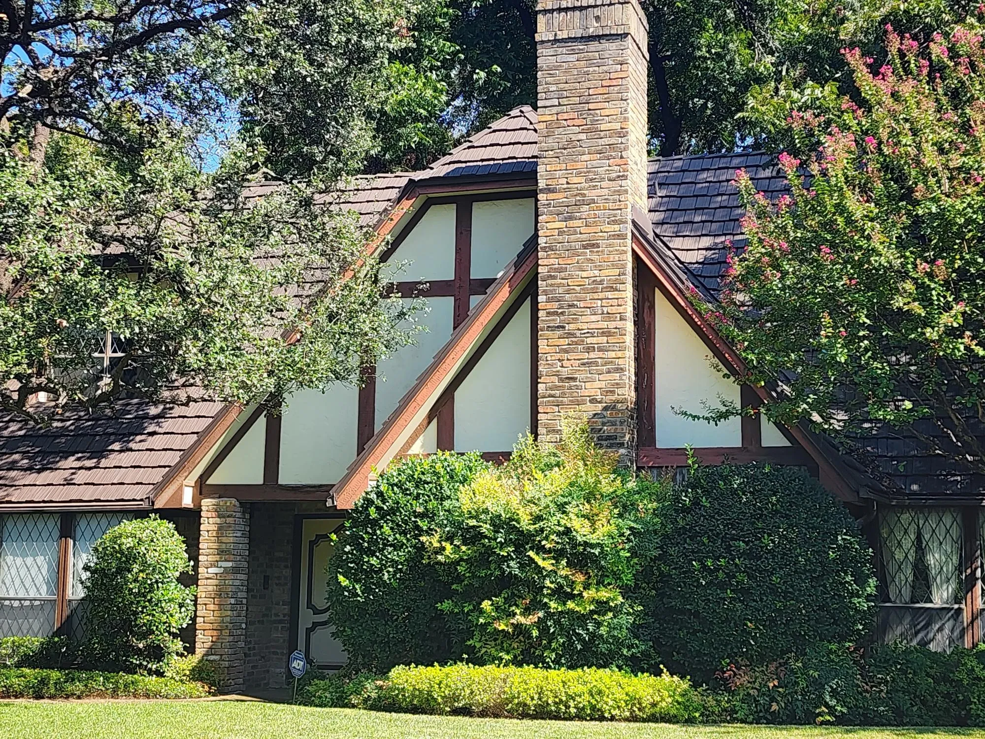 Single Family Residence For Sale in Dallas County , 6510 Covecreek Place, Dallas, Texas 75240, 4 Bedroom, 4 Bathroom, 2 Garage spaces, 3,325 Sqft, built in 1979, mls#21411228, Real Estate Agent in Dallas, Homes For Sale in Dallas county, Homes For Sale in Dallas, Realtor in Dallas Texas, Real Estate Brokerage Independent Realty Texas, Luminita Cordes Realtor