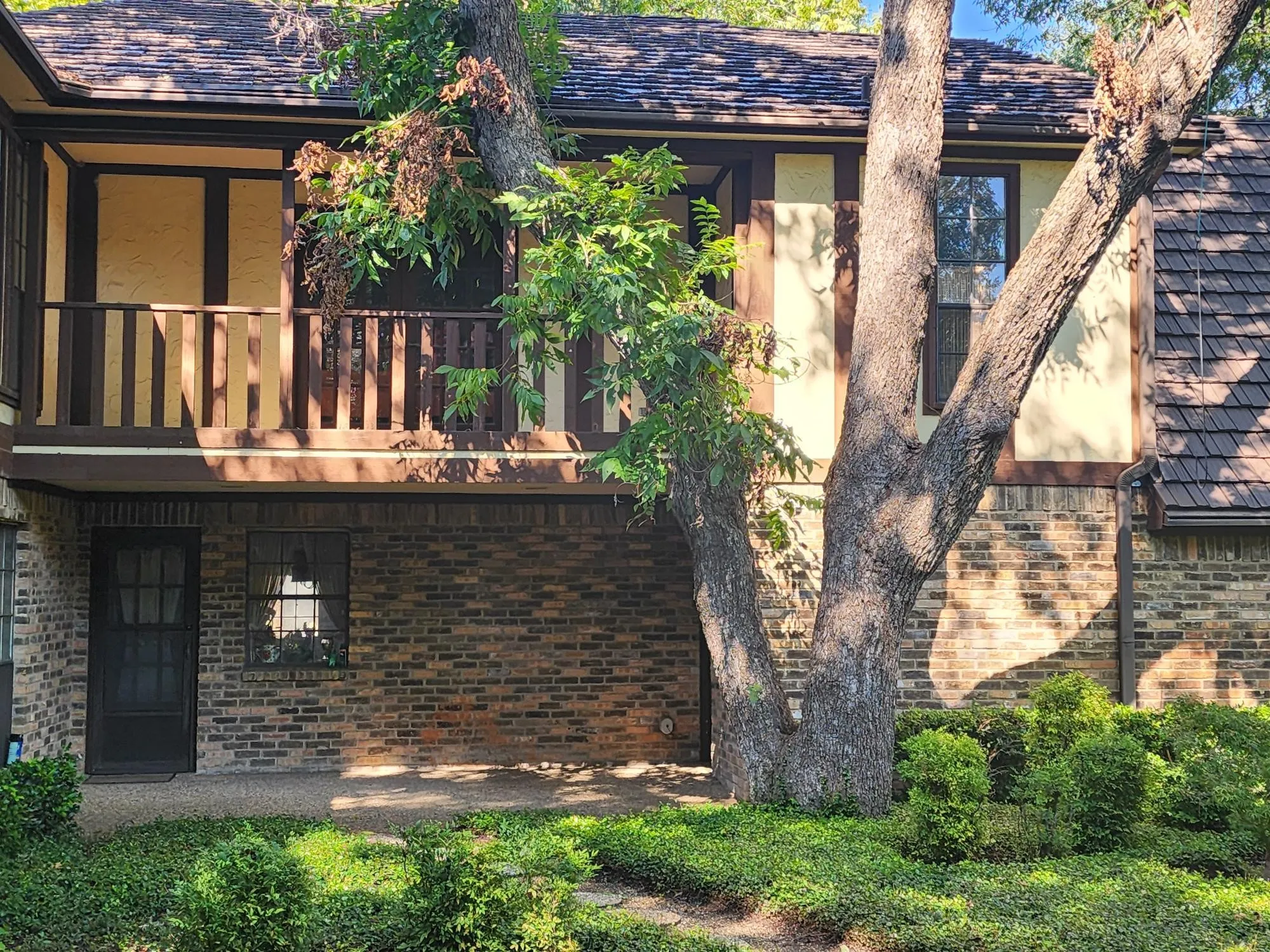 Single Family Residence For Sale in Dallas County , 6510 Covecreek Place, Dallas, Texas 75240, 4 Bedroom, 4 Bathroom, 2 Garage spaces, 3,325 Sqft, built in 1979, mls#21411228, Real Estate Agent in Dallas, Homes For Sale in Dallas county, Homes For Sale in Dallas, Realtor in Dallas Texas, Real Estate Brokerage Independent Realty Texas, Luminita Cordes Realtor