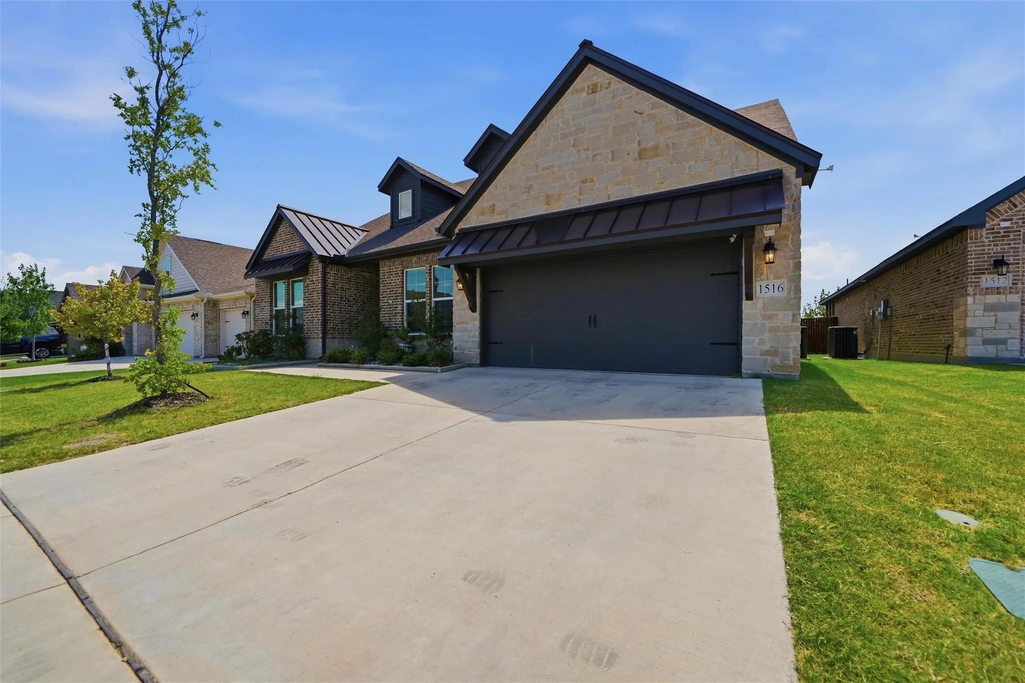Single Family Residence For Sale in Parker County , 1516 Somerset Lane, Weatherford, Texas 76087, 5 Bedroom, 4 Bathroom, 2 Garage spaces, 3,083 Sqft, built in 2022, mls#21412320, Real Estate Agent in Weatherford, Homes For Sale in Parker county, Homes For Sale in Weatherford, Realtor in Weatherford Texas, Real Estate Brokerage Independent Realty Texas, Luminita Cordes Realtor