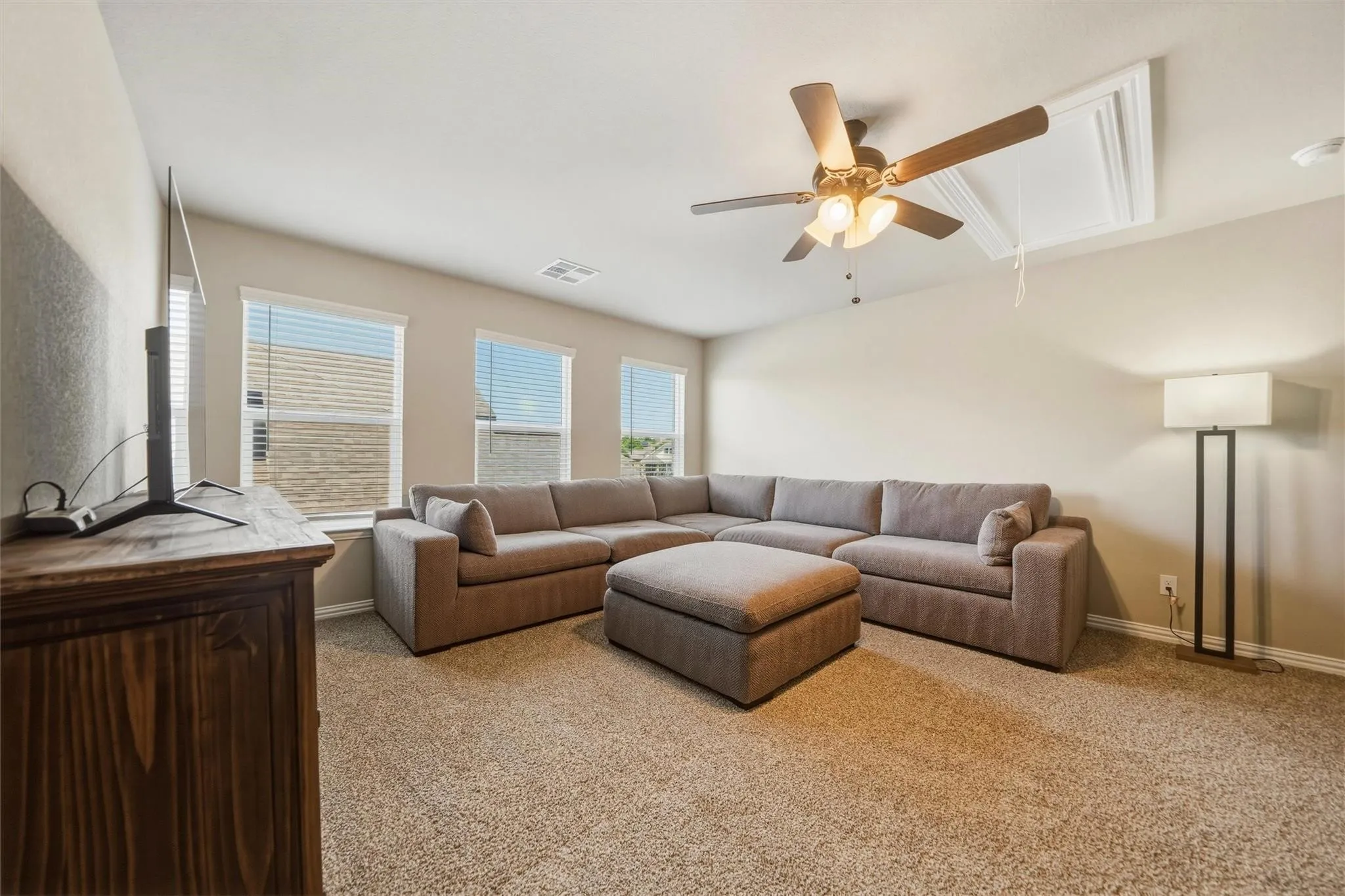 Single Family Residence For Sale in Parker County , 1516 Somerset Lane, Weatherford, Texas 76087, 5 Bedroom, 4 Bathroom, 2 Garage spaces, 3,083 Sqft, built in 2022, mls#21412320, Real Estate Agent in Weatherford, Homes For Sale in Parker county, Homes For Sale in Weatherford, Realtor in Weatherford Texas, Real Estate Brokerage Independent Realty Texas, Luminita Cordes Realtor