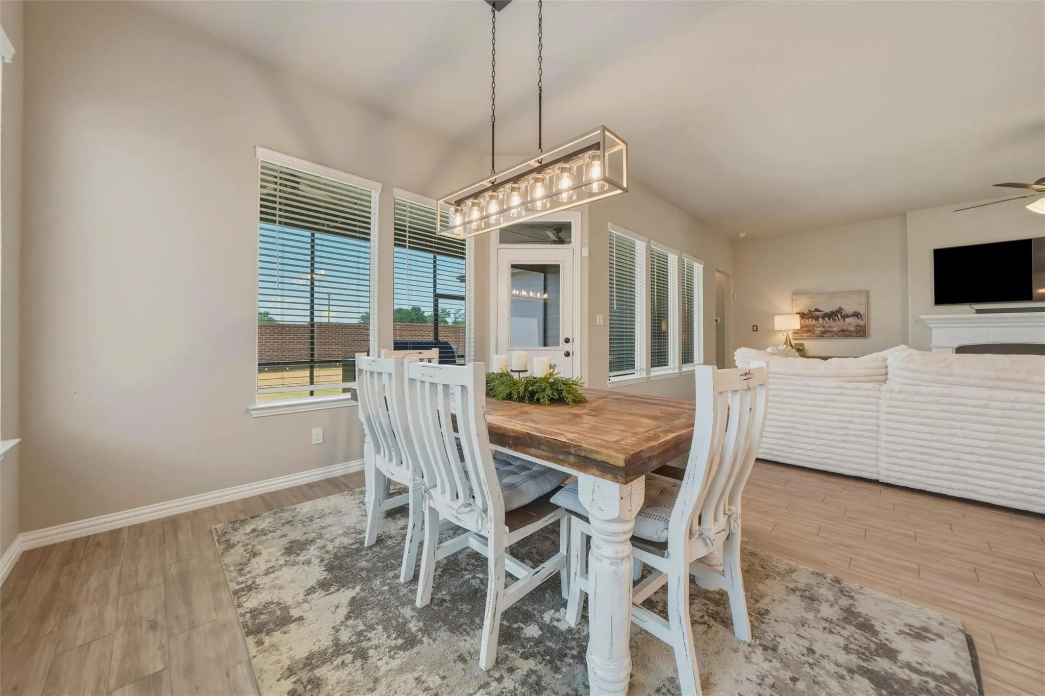 Single Family Residence For Sale in Parker County , 1516 Somerset Lane, Weatherford, Texas 76087, 5 Bedroom, 4 Bathroom, 2 Garage spaces, 3,083 Sqft, built in 2022, mls#21412320, Real Estate Agent in Weatherford, Homes For Sale in Parker county, Homes For Sale in Weatherford, Realtor in Weatherford Texas, Real Estate Brokerage Independent Realty Texas, Luminita Cordes Realtor