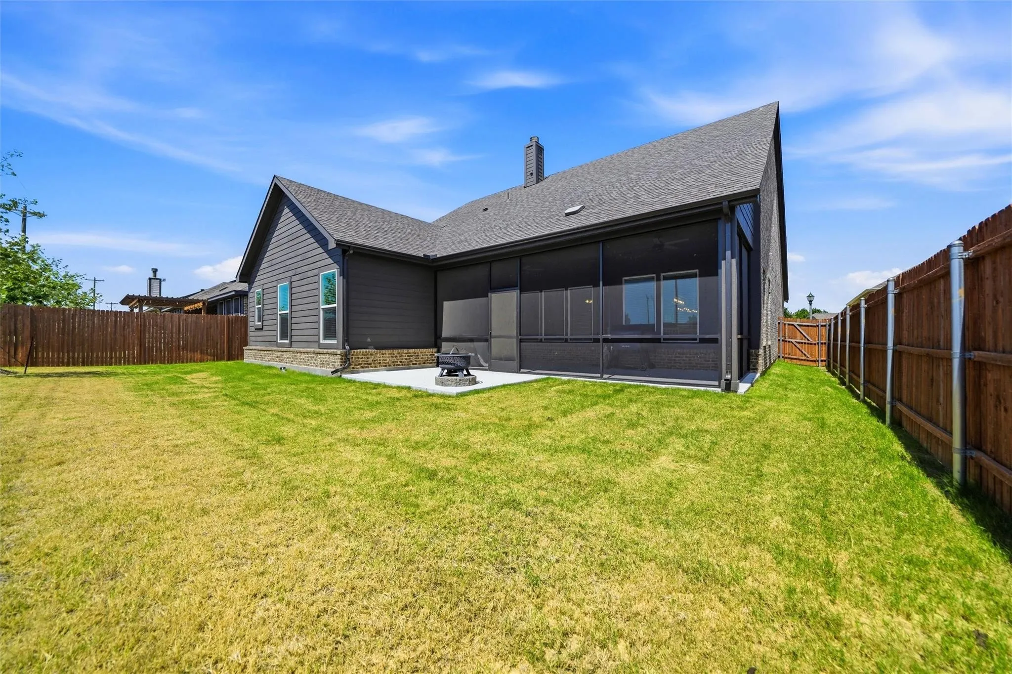 Single Family Residence For Sale in Parker County , 1516 Somerset Lane, Weatherford, Texas 76087, 5 Bedroom, 4 Bathroom, 2 Garage spaces, 3,083 Sqft, built in 2022, mls#21412320, Real Estate Agent in Weatherford, Homes For Sale in Parker county, Homes For Sale in Weatherford, Realtor in Weatherford Texas, Real Estate Brokerage Independent Realty Texas, Luminita Cordes Realtor
