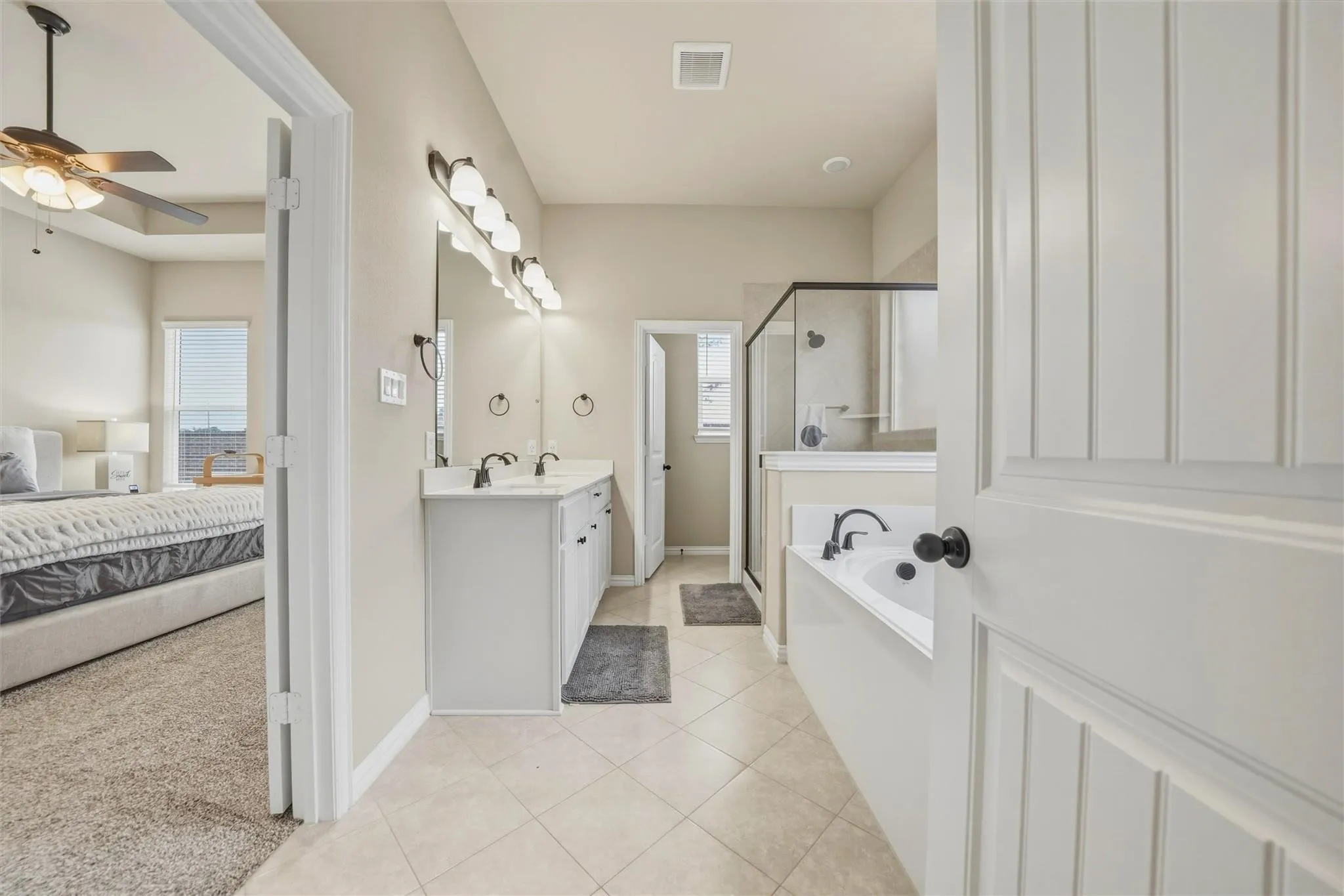Single Family Residence For Sale in Parker County , 1516 Somerset Lane, Weatherford, Texas 76087, 5 Bedroom, 4 Bathroom, 2 Garage spaces, 3,083 Sqft, built in 2022, mls#21412320, Real Estate Agent in Weatherford, Homes For Sale in Parker county, Homes For Sale in Weatherford, Realtor in Weatherford Texas, Real Estate Brokerage Independent Realty Texas, Luminita Cordes Realtor