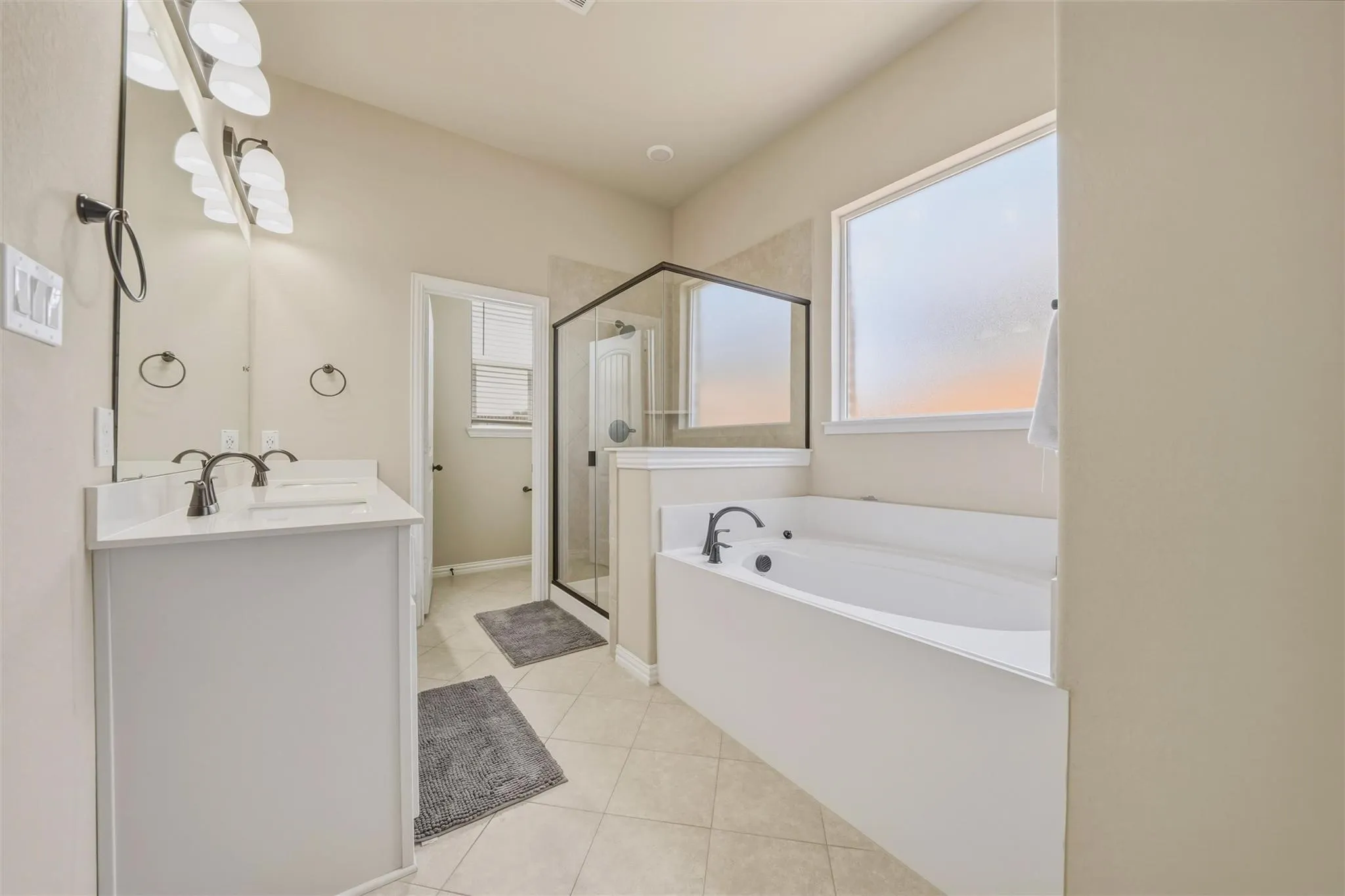 Single Family Residence For Sale in Parker County , 1516 Somerset Lane, Weatherford, Texas 76087, 5 Bedroom, 4 Bathroom, 2 Garage spaces, 3,083 Sqft, built in 2022, mls#21412320, Real Estate Agent in Weatherford, Homes For Sale in Parker county, Homes For Sale in Weatherford, Realtor in Weatherford Texas, Real Estate Brokerage Independent Realty Texas, Luminita Cordes Realtor