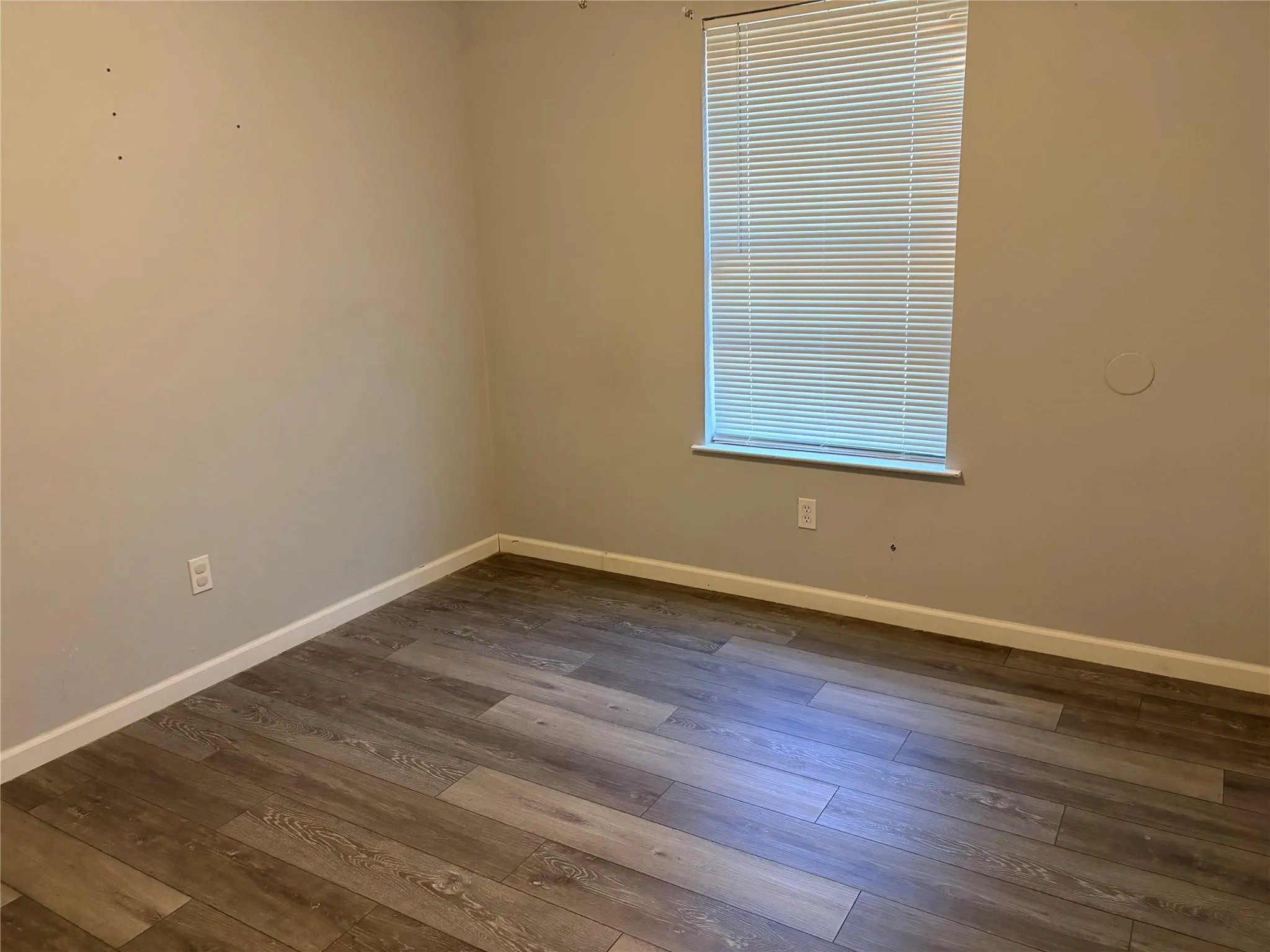 Single Family Residence For Rent in Tarrant County , 1025 Fox River Lane, Fort Worth, Texas 76120, 3 Bedroom, 2 Bathroom, 2 Garage spaces, 1,425 Sqft, built in 1979, mls#21412360, Real Estate Agent in Fort Worth, Homes For Rent in Tarrant county, Homes For Rent in Fort Worth, Realtor in Fort Worth Texas, Real Estate Brokerage Independent Realty Texas, Luminita Cordes Realtor