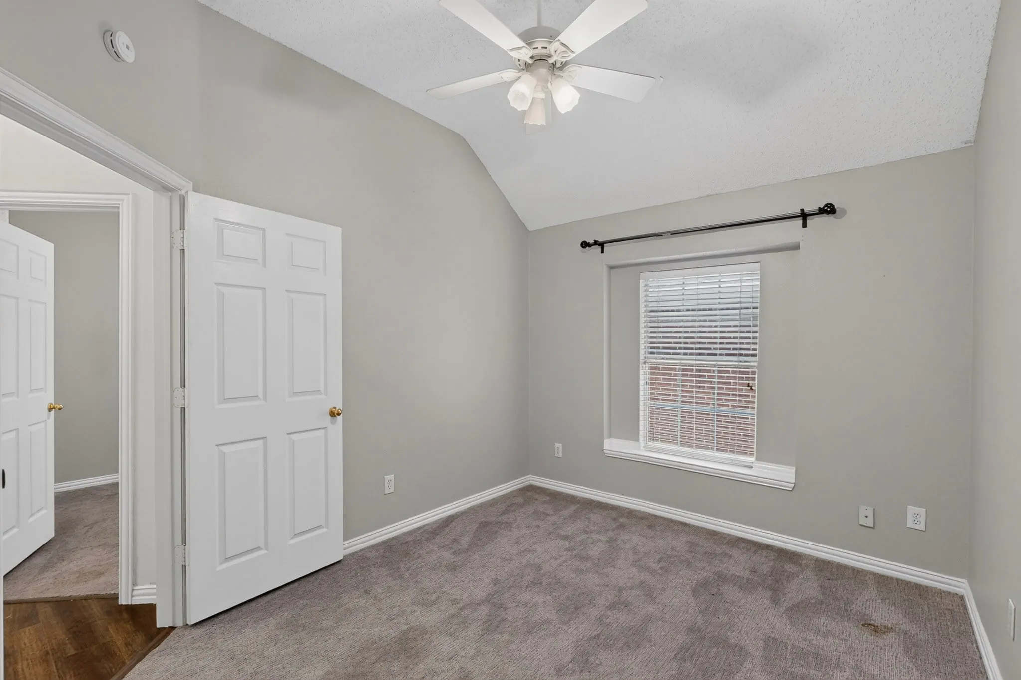 Single Family Residence For Sale in Tarrant County , 4617 Belladonna Drive, Fort Worth, Texas 76123, 3 Bedroom, 3 Bathroom, 2 Garage spaces, 2,111 Sqft, built in 1999, mls#21379655, Real Estate Agent in Fort Worth, Homes For Sale in Tarrant county, Homes For Sale in Fort Worth, Realtor in Fort Worth Texas, Real Estate Brokerage Independent Realty Texas, Luminita Cordes Realtor
