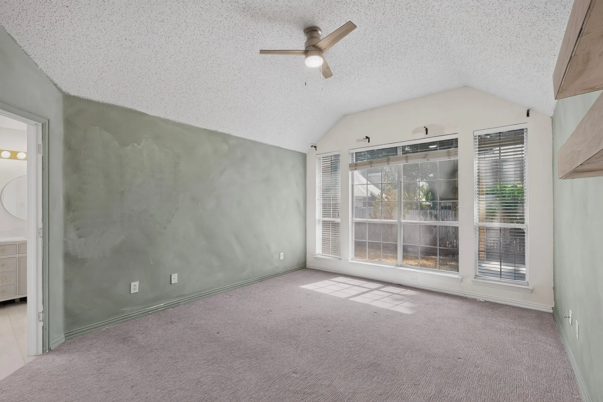Single Family Residence For Sale in Tarrant County , 4617 Belladonna Drive, Fort Worth, Texas 76123, 3 Bedroom, 3 Bathroom, 2 Garage spaces, 2,111 Sqft, built in 1999, mls#21379655, Real Estate Agent in Fort Worth, Homes For Sale in Tarrant county, Homes For Sale in Fort Worth, Realtor in Fort Worth Texas, Real Estate Brokerage Independent Realty Texas, Luminita Cordes Realtor