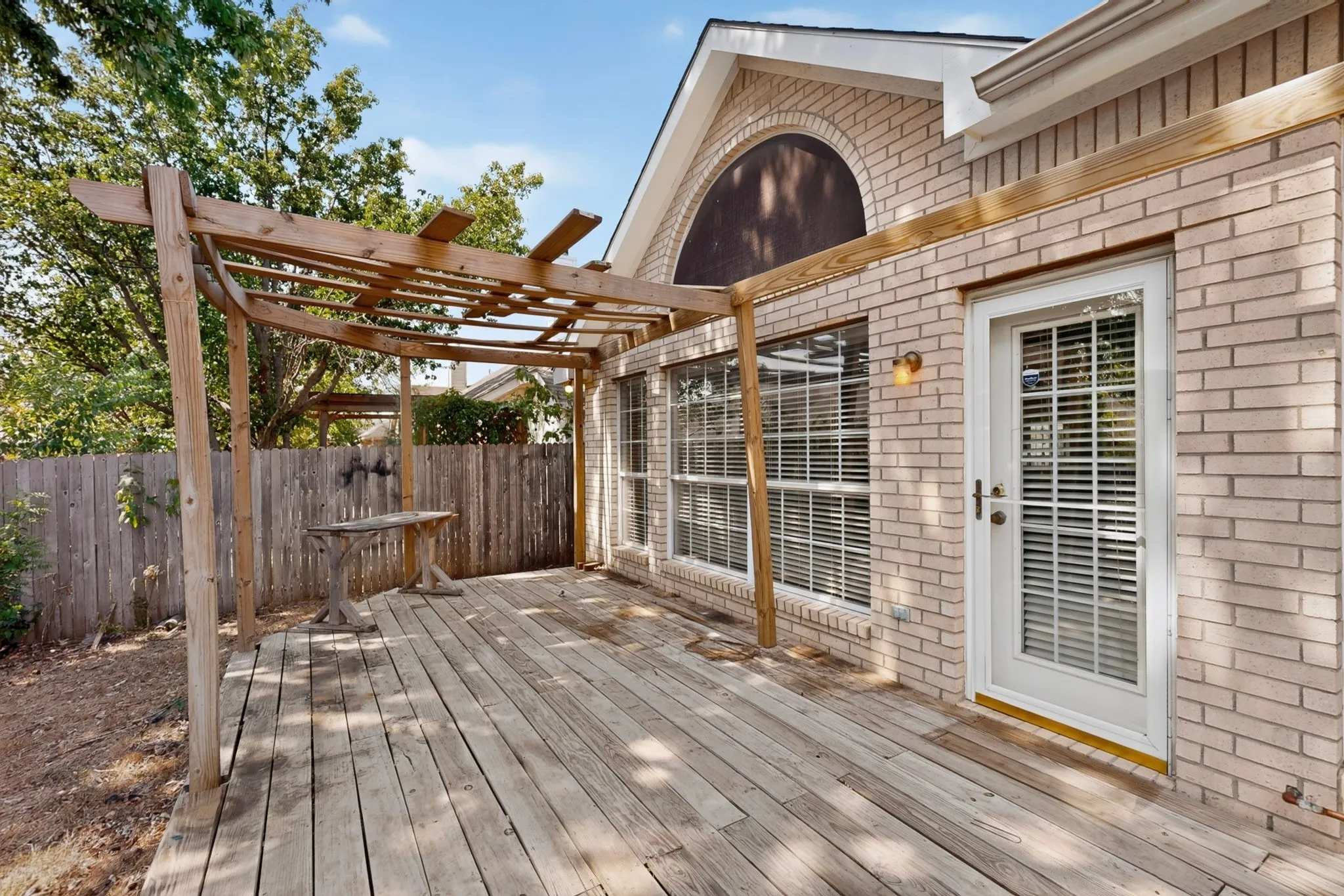 Single Family Residence For Sale in Tarrant County , 4617 Belladonna Drive, Fort Worth, Texas 76123, 3 Bedroom, 3 Bathroom, 2 Garage spaces, 2,111 Sqft, built in 1999, mls#21379655, Real Estate Agent in Fort Worth, Homes For Sale in Tarrant county, Homes For Sale in Fort Worth, Realtor in Fort Worth Texas, Real Estate Brokerage Independent Realty Texas, Luminita Cordes Realtor