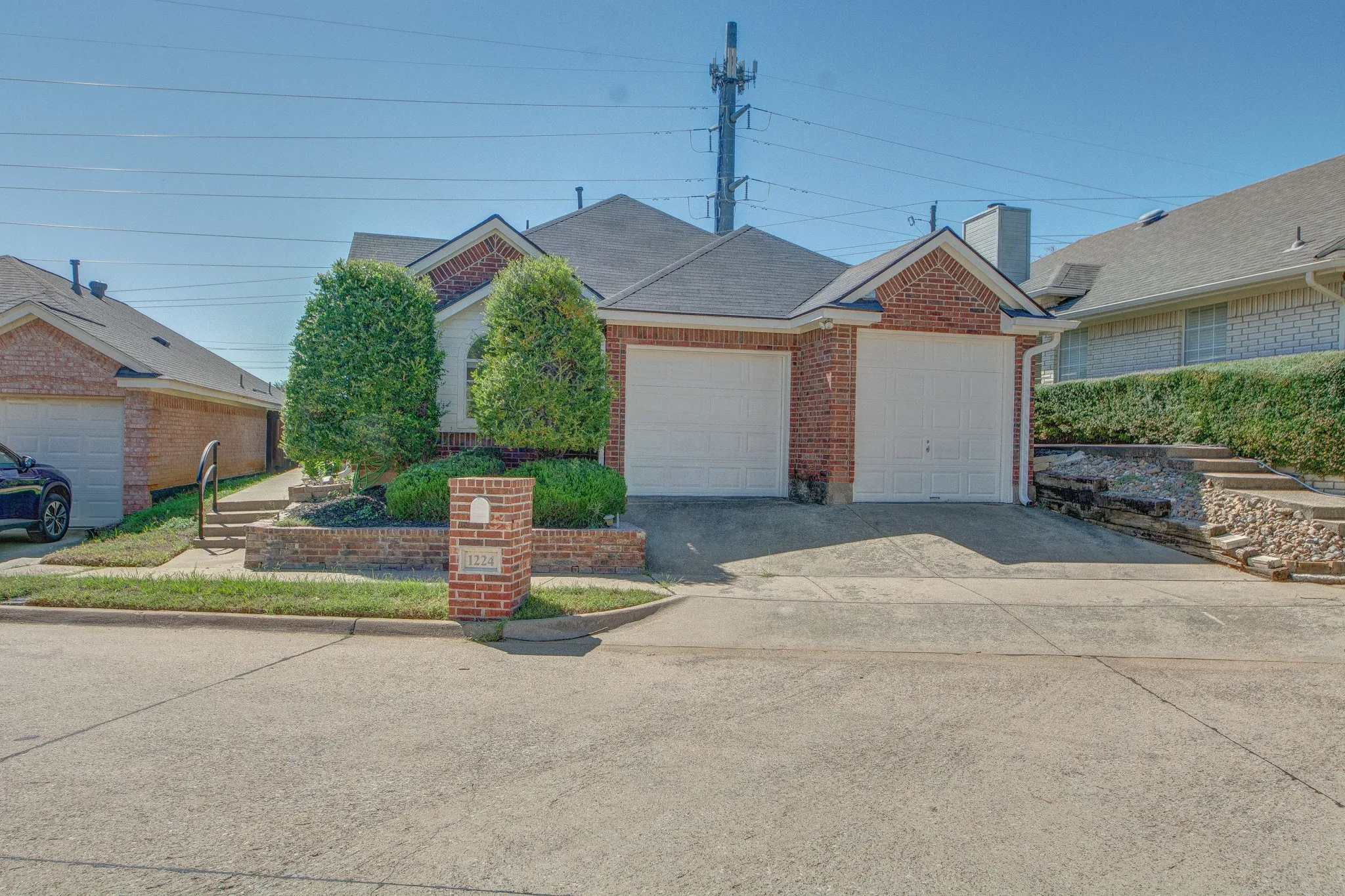 Single Family Residence For Sale in Tarrant County , 1224 Falcon Trail, Bedford, Texas 76021, 2 Bedroom, 2 Bathroom, 2 Garage spaces, 1,191 Sqft, built in 1996, mls#21407654, Real Estate Agent in Bedford, Homes For Sale in Tarrant county, Homes For Sale in Bedford, Realtor in Bedford Texas, Real Estate Brokerage Independent Realty Texas, Luminita Cordes Realtor