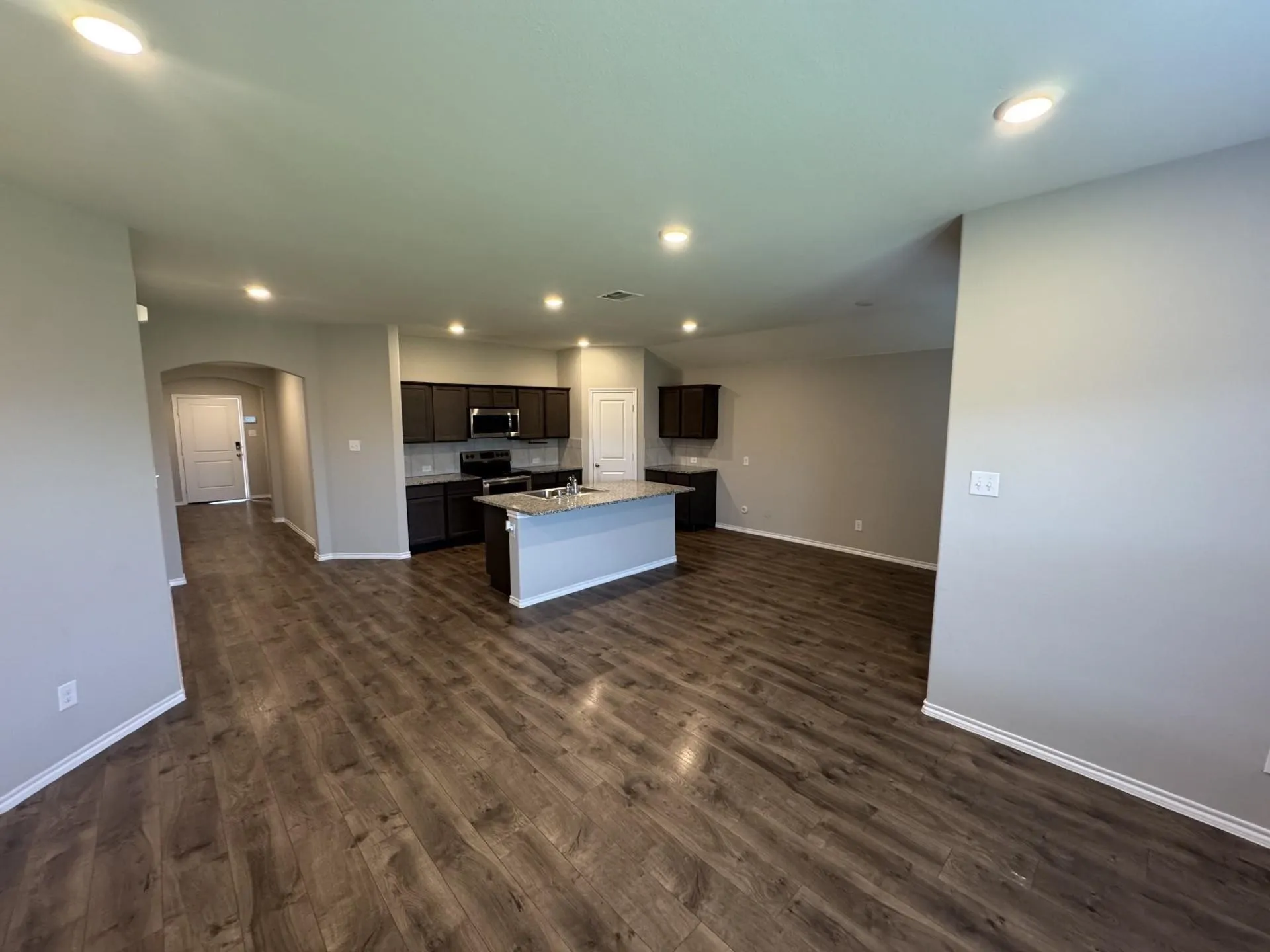 Single Family Residence For Rent in Denton County , 929 Alton Drive, Aubrey, Texas 76227, 4 Bedroom, 2 Bathroom, 2 Garage spaces, 1,567 Sqft, built in 2019, mls#21412311, Real Estate Agent in Aubrey, Homes For Rent in Denton county, Homes For Rent in Aubrey, Realtor in Aubrey Texas, Real Estate Brokerage Independent Realty Texas, Luminita Cordes Realtor