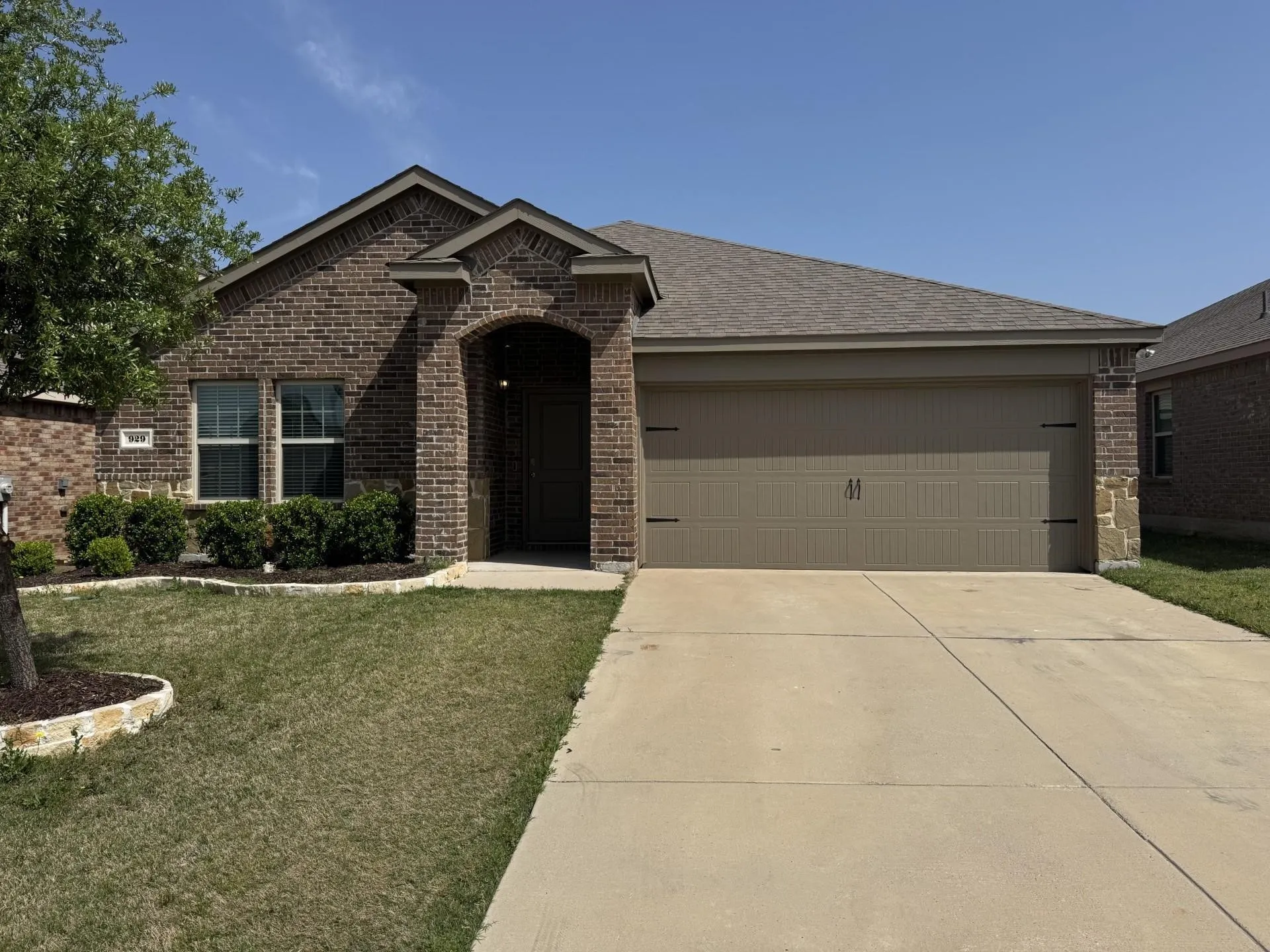 Single Family Residence For Rent