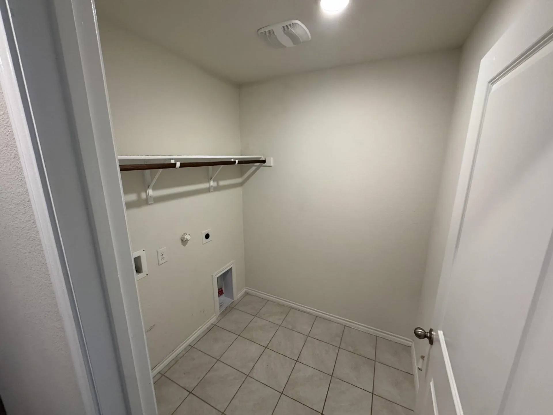 Single Family Residence For Rent in Denton County , 929 Alton Drive, Aubrey, Texas 76227, 4 Bedroom, 2 Bathroom, 2 Garage spaces, 1,567 Sqft, built in 2019, mls#21412311, Real Estate Agent in Aubrey, Homes For Rent in Denton county, Homes For Rent in Aubrey, Realtor in Aubrey Texas, Real Estate Brokerage Independent Realty Texas, Luminita Cordes Realtor