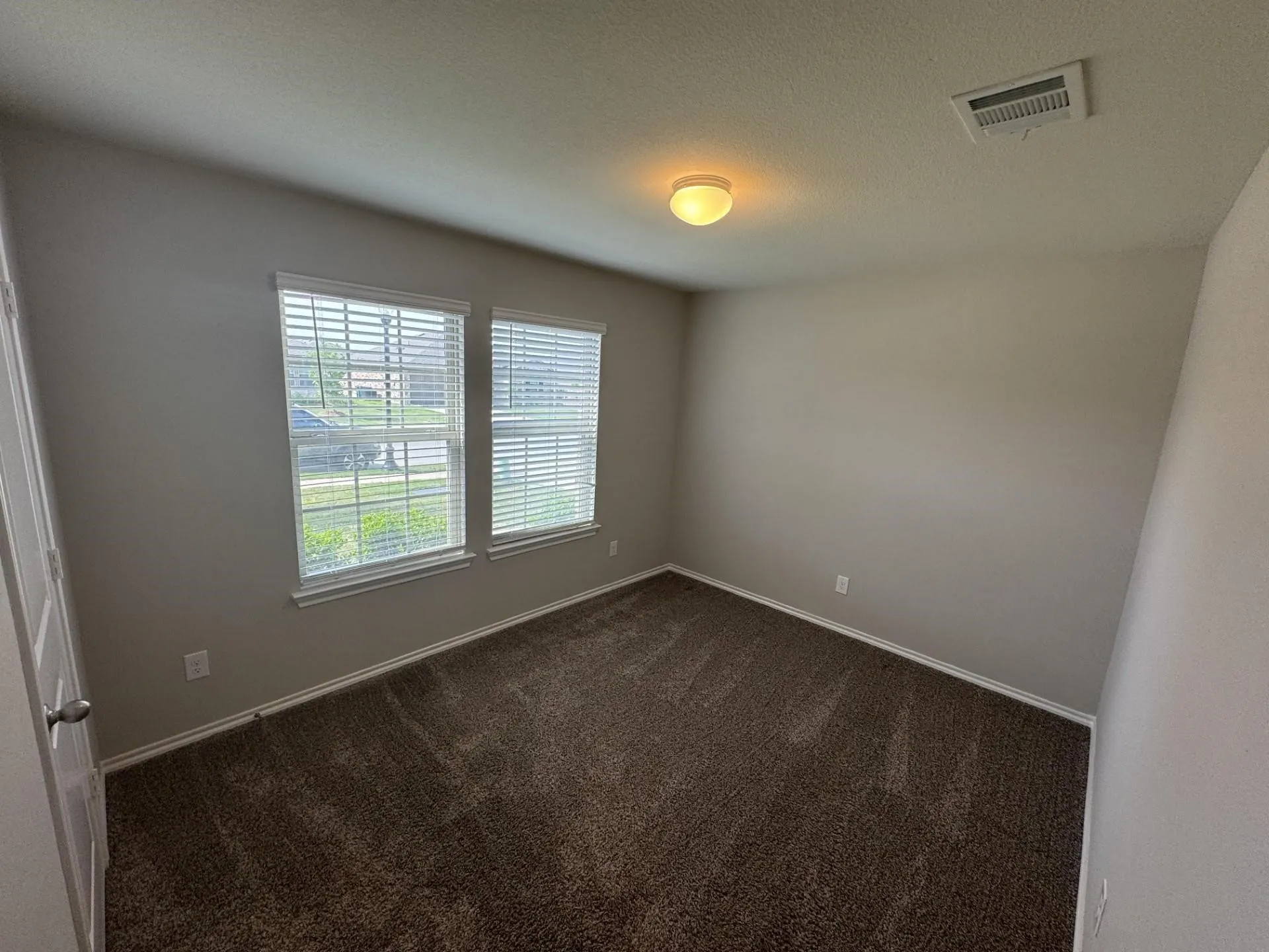 Single Family Residence For Rent in Denton County , 929 Alton Drive, Aubrey, Texas 76227, 4 Bedroom, 2 Bathroom, 2 Garage spaces, 1,567 Sqft, built in 2019, mls#21412311, Real Estate Agent in Aubrey, Homes For Rent in Denton county, Homes For Rent in Aubrey, Realtor in Aubrey Texas, Real Estate Brokerage Independent Realty Texas, Luminita Cordes Realtor