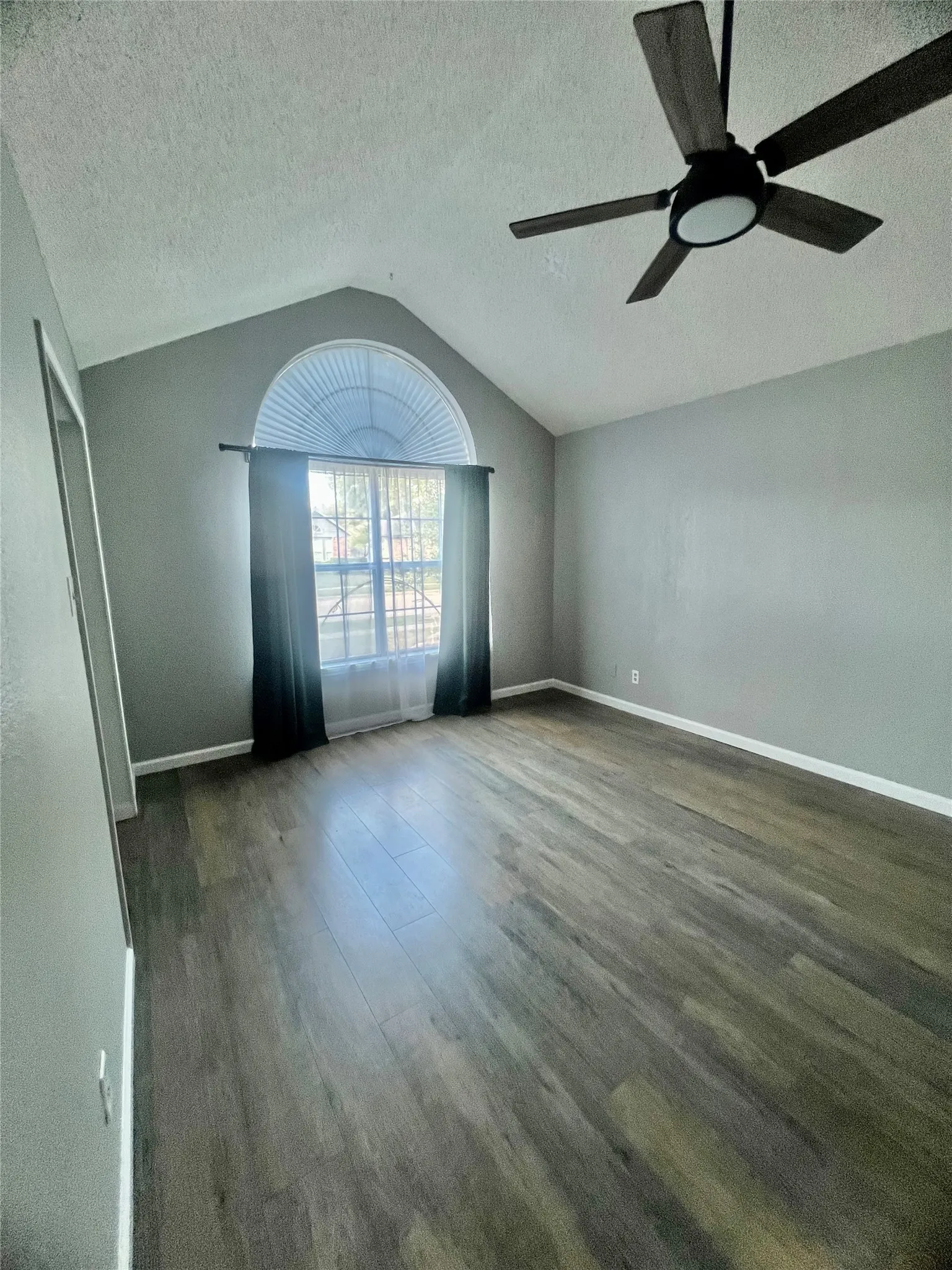 Single Family Residence For Sale in Denton County , 4125 Gardner Drive, The Colony, Texas 75056, 3 Bedroom, 2 Bathroom, 2 Garage spaces, 1,570 Sqft, built in 1987, mls#21411534, Real Estate Agent in The Colony, Homes For Sale in Denton county, Homes For Sale in The Colony, Realtor in The Colony Texas, Real Estate Brokerage Independent Realty Texas, Luminita Cordes Realtor