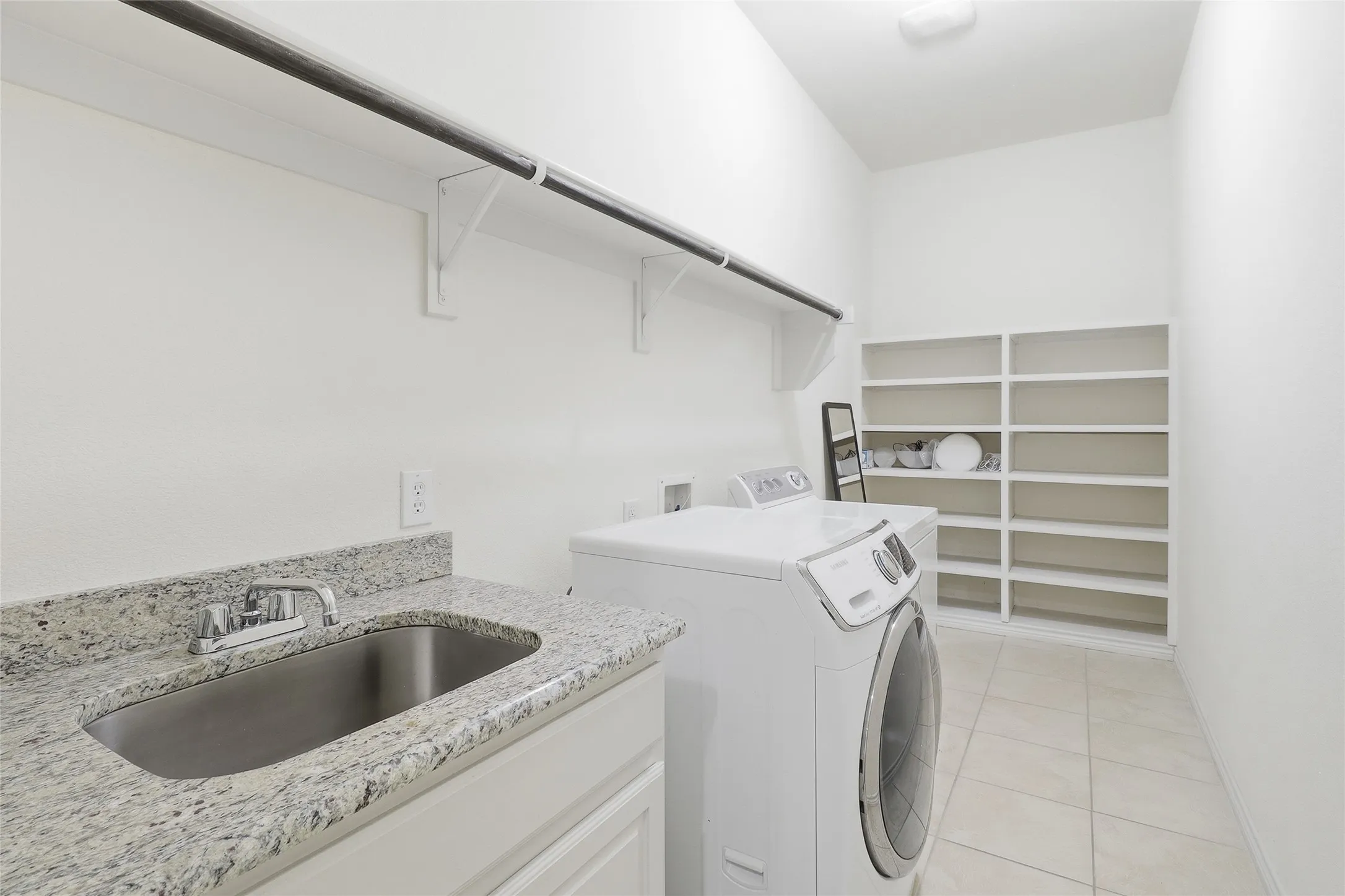 Single Family Residence For Rent in Collin County , 14785 Palm Desert Lane, Frisco, Texas 75035, 6 Bedroom, 4 Bathroom, 3 Garage spaces, 5,000 Sqft, built in 2012, mls#21412377, Real Estate Agent in Frisco, Homes For Rent in Collin county, Homes For Rent in Frisco, Realtor in Frisco Texas, Real Estate Brokerage Independent Realty Texas, Luminita Cordes Realtor