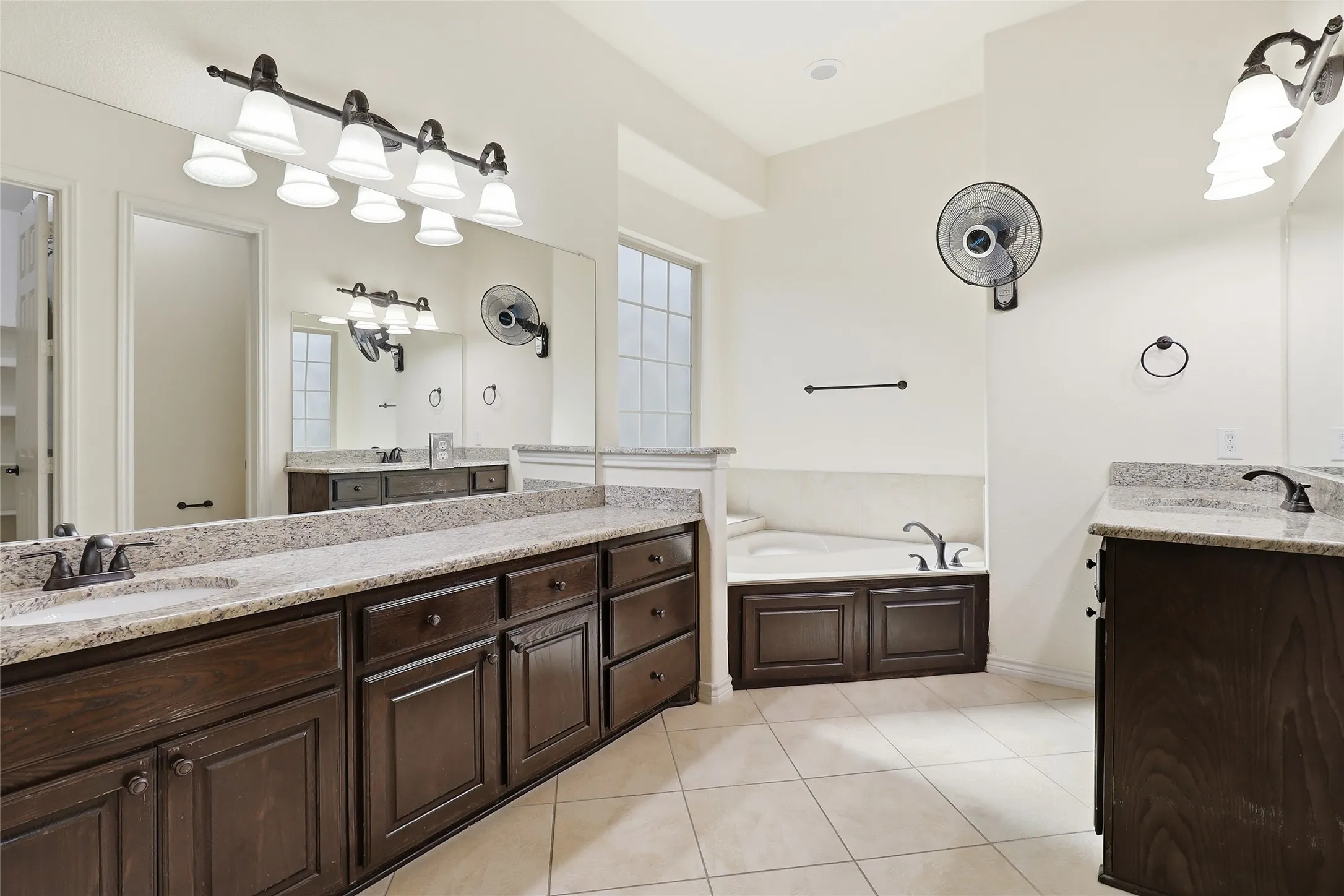 Single Family Residence For Rent in Collin County , 14785 Palm Desert Lane, Frisco, Texas 75035, 6 Bedroom, 4 Bathroom, 3 Garage spaces, 5,000 Sqft, built in 2012, mls#21412377, Real Estate Agent in Frisco, Homes For Rent in Collin county, Homes For Rent in Frisco, Realtor in Frisco Texas, Real Estate Brokerage Independent Realty Texas, Luminita Cordes Realtor
