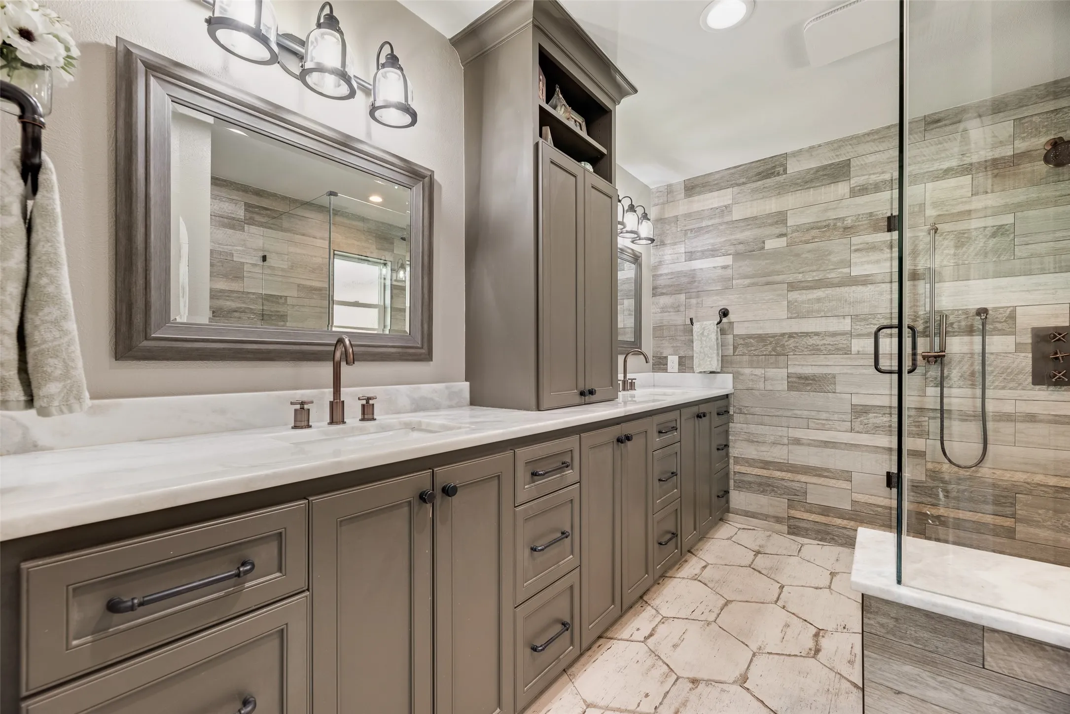 Single Family Residence For Sale in Collin County , 416 High Brook Drive, Richardson, Texas 75080, 4 Bedroom, 3 Bathroom, 2 Garage spaces, 2,334 Sqft, built in 1969, mls#21411285, Real Estate Agent in Richardson, Homes For Sale in Collin county, Homes For Sale in Richardson, Realtor in Richardson Texas, Real Estate Brokerage Independent Realty Texas, Luminita Cordes Realtor