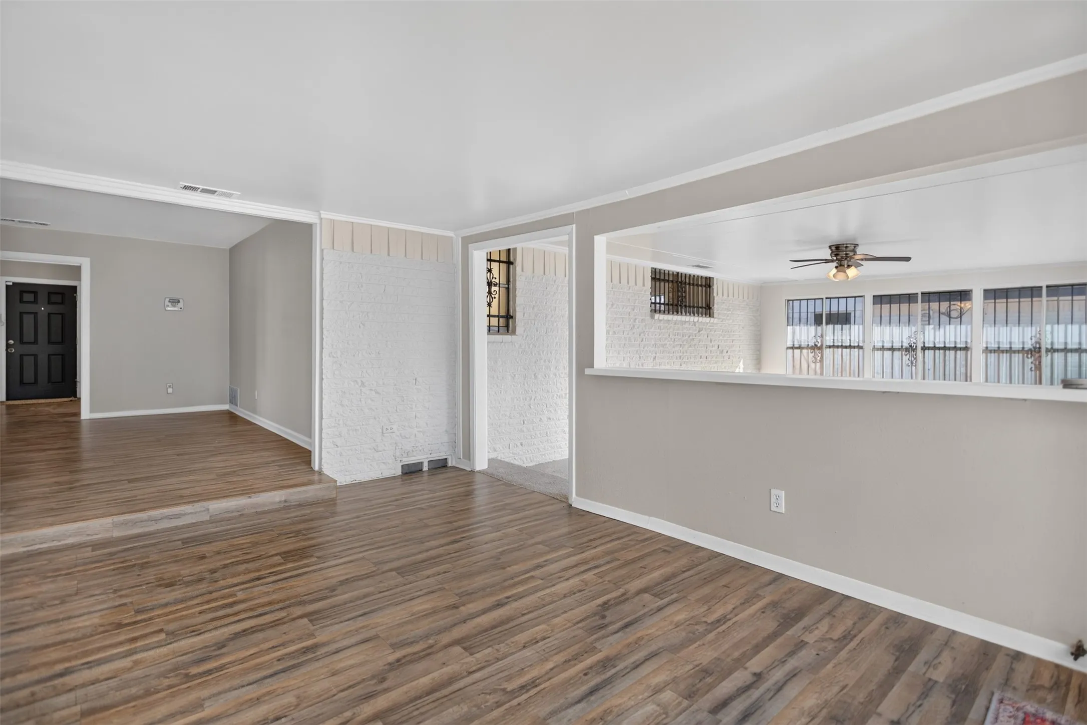 Single Family Residence For Sale in Dallas County , 9610 Jennie Lee Lane, Dallas, Texas 75227, 4 Bedroom, 3 Bathroom, Garage spaces, 3,200 Sqft, built in 1966, mls#21411329, Real Estate Agent in Dallas, Homes For Sale in Dallas county, Homes For Sale in Dallas, Realtor in Dallas Texas, Real Estate Brokerage Independent Realty Texas, Luminita Cordes Realtor