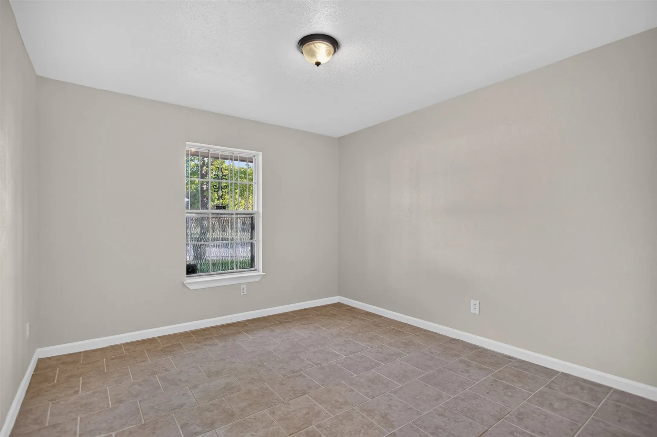 Single Family Residence For Sale in Dallas County , 9610 Jennie Lee Lane, Dallas, Texas 75227, 4 Bedroom, 3 Bathroom, Garage spaces, 3,200 Sqft, built in 1966, mls#21411329, Real Estate Agent in Dallas, Homes For Sale in Dallas county, Homes For Sale in Dallas, Realtor in Dallas Texas, Real Estate Brokerage Independent Realty Texas, Luminita Cordes Realtor