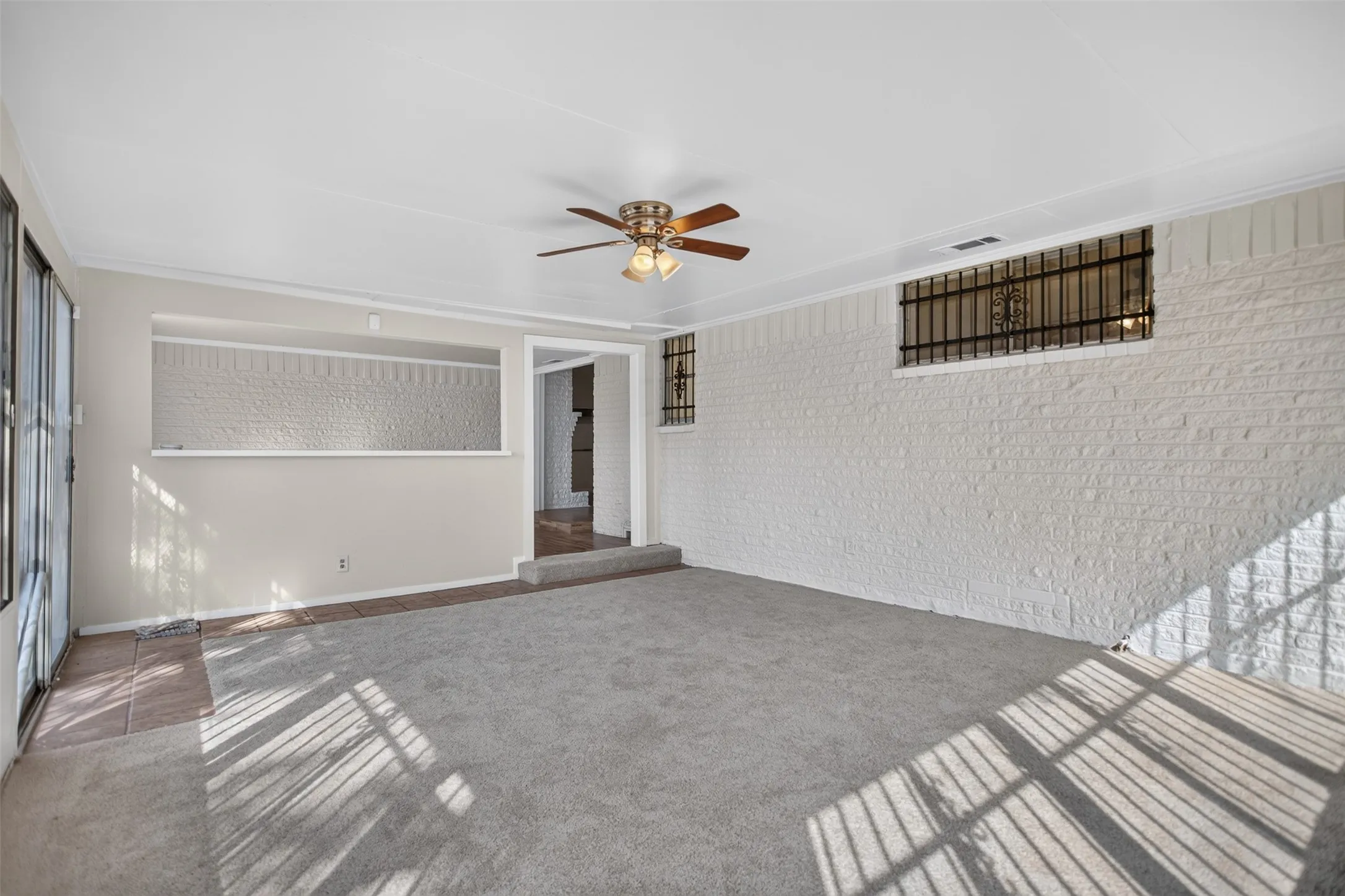 Single Family Residence For Sale in Dallas County , 9610 Jennie Lee Lane, Dallas, Texas 75227, 4 Bedroom, 3 Bathroom, Garage spaces, 3,200 Sqft, built in 1966, mls#21411329, Real Estate Agent in Dallas, Homes For Sale in Dallas county, Homes For Sale in Dallas, Realtor in Dallas Texas, Real Estate Brokerage Independent Realty Texas, Luminita Cordes Realtor