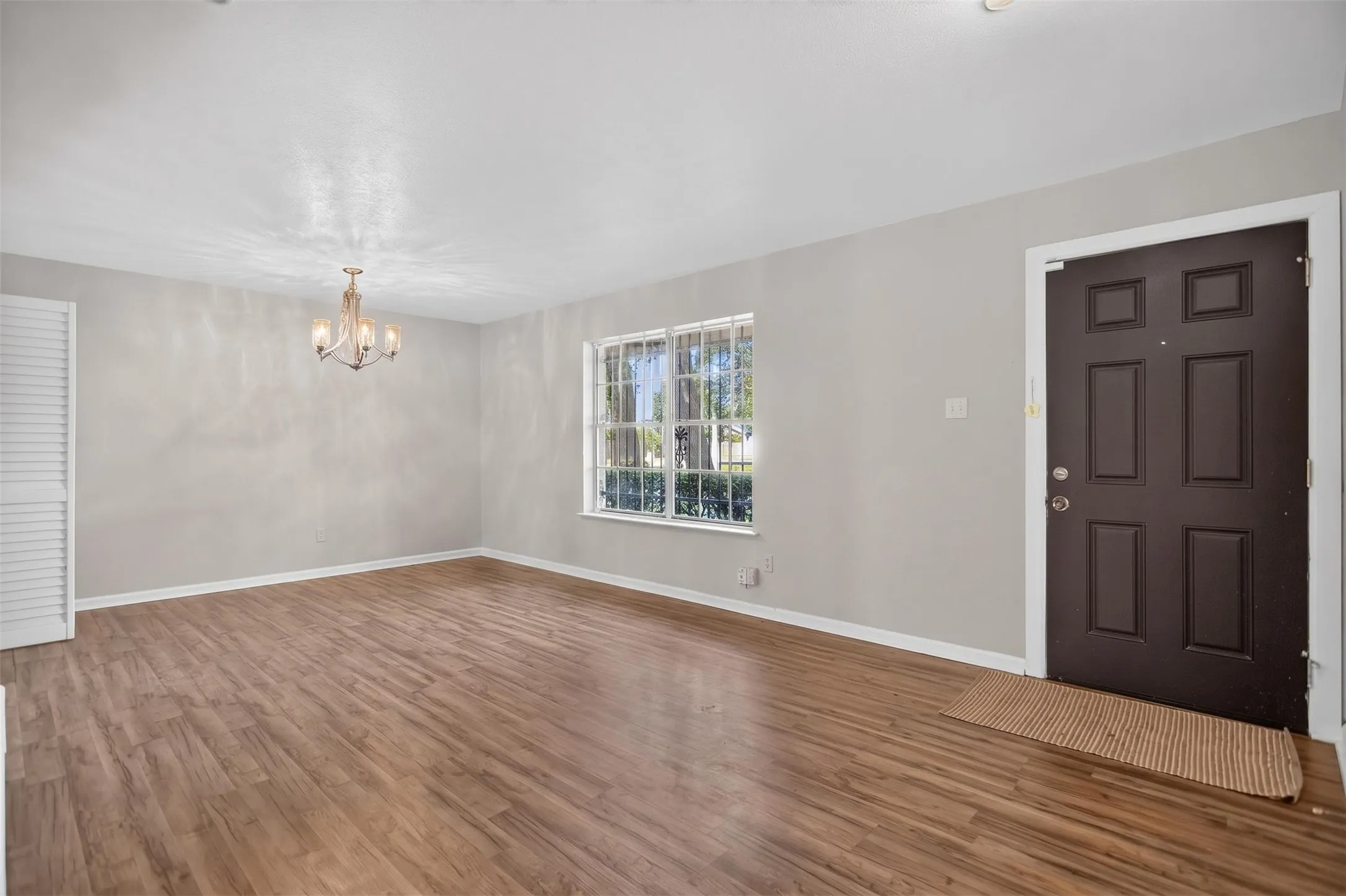 Single Family Residence For Sale in Dallas County , 9610 Jennie Lee Lane, Dallas, Texas 75227, 4 Bedroom, 3 Bathroom, Garage spaces, 3,200 Sqft, built in 1966, mls#21411329, Real Estate Agent in Dallas, Homes For Sale in Dallas county, Homes For Sale in Dallas, Realtor in Dallas Texas, Real Estate Brokerage Independent Realty Texas, Luminita Cordes Realtor