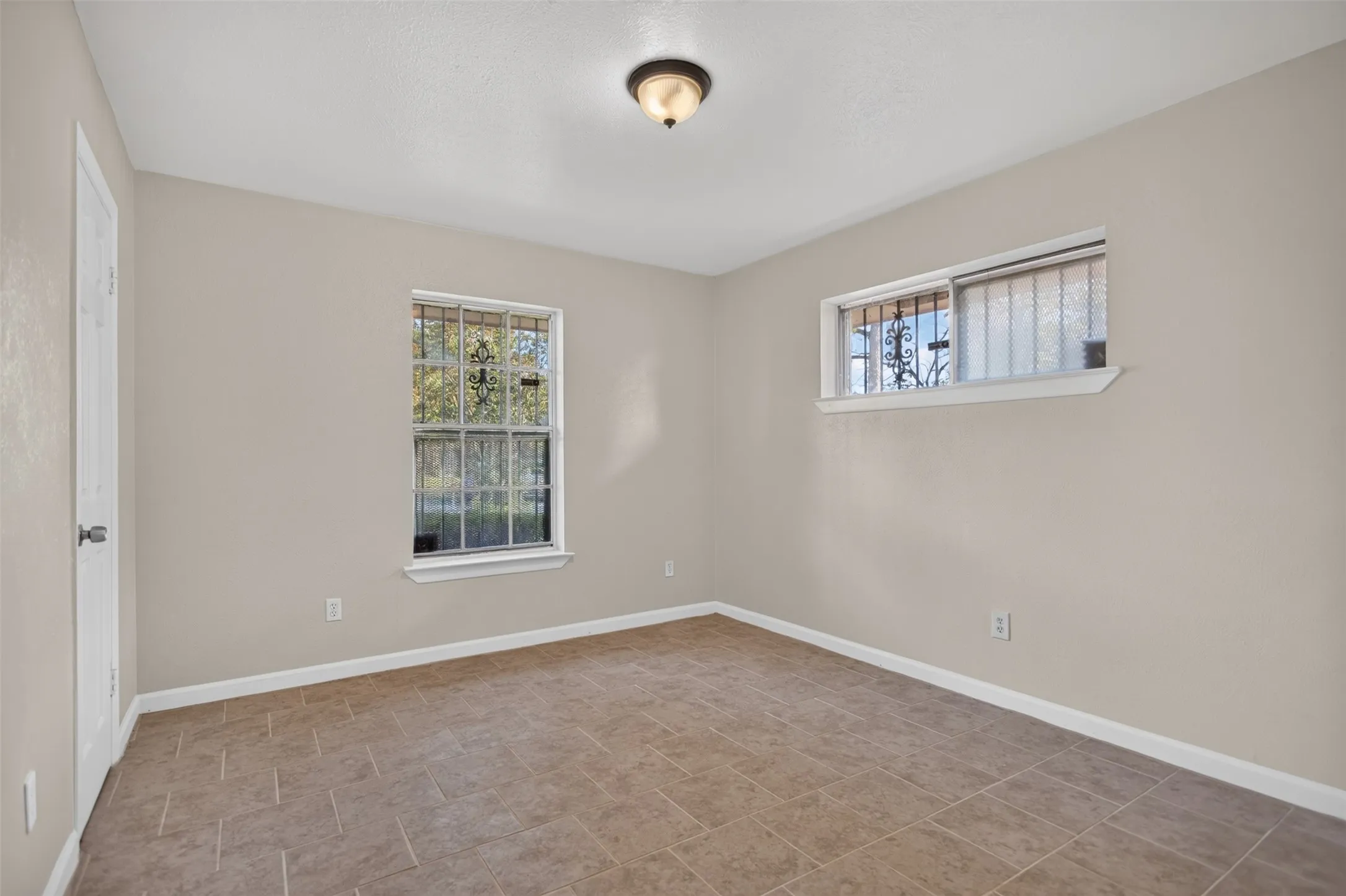 Single Family Residence For Sale in Dallas County , 9610 Jennie Lee Lane, Dallas, Texas 75227, 4 Bedroom, 3 Bathroom, Garage spaces, 3,200 Sqft, built in 1966, mls#21411329, Real Estate Agent in Dallas, Homes For Sale in Dallas county, Homes For Sale in Dallas, Realtor in Dallas Texas, Real Estate Brokerage Independent Realty Texas, Luminita Cordes Realtor