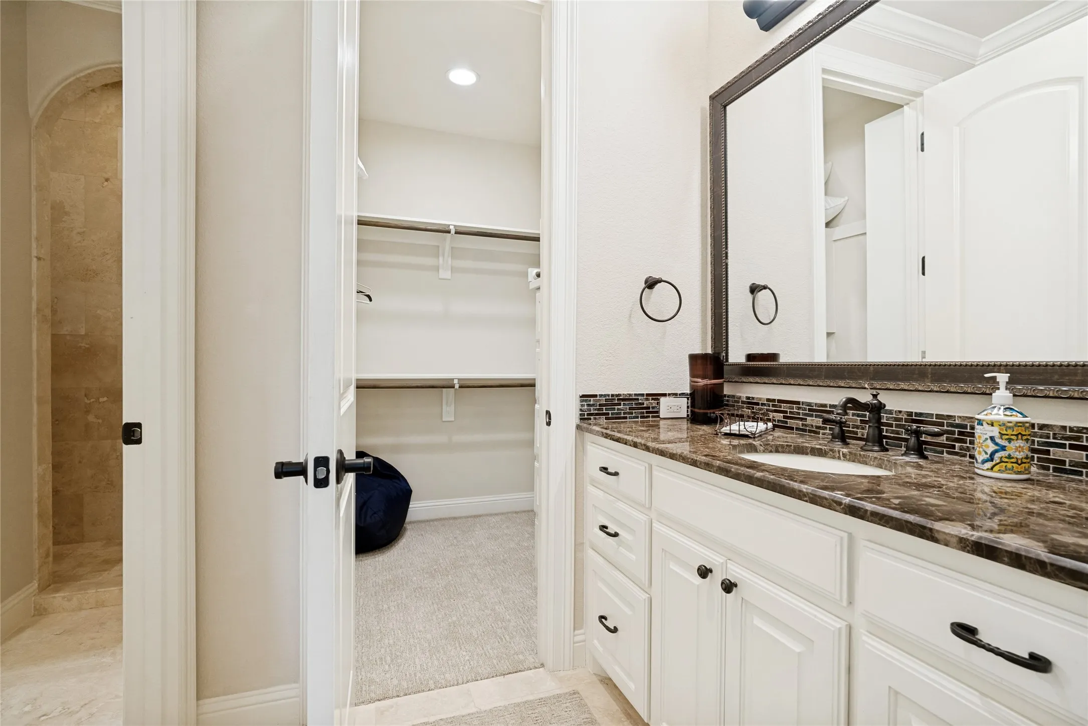 Single Family Residence For Sale in Tarrant County , 4663 Sidonia Court, Fort Worth, Texas 76126, 4 Bedroom, 4 Bathroom, 3 Garage spaces, 4,306 Sqft, built in 2012, mls#21412372, Real Estate Agent in Fort Worth, Homes For Sale in Tarrant county, Homes For Sale in Fort Worth, Realtor in Fort Worth Texas, Real Estate Brokerage Independent Realty Texas, Luminita Cordes Realtor