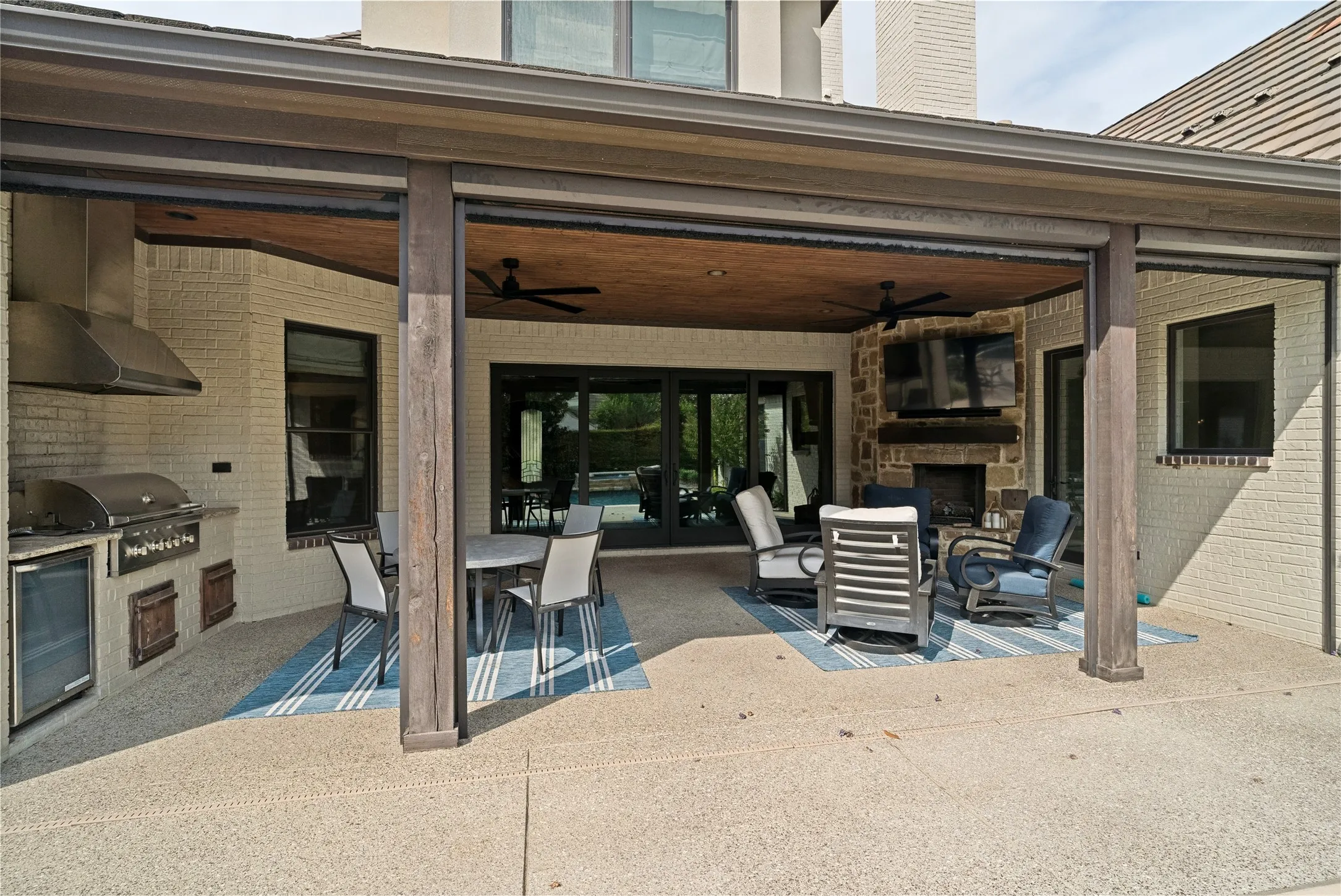Single Family Residence For Sale in Tarrant County , 4663 Sidonia Court, Fort Worth, Texas 76126, 4 Bedroom, 4 Bathroom, 3 Garage spaces, 4,306 Sqft, built in 2012, mls#21412372, Real Estate Agent in Fort Worth, Homes For Sale in Tarrant county, Homes For Sale in Fort Worth, Realtor in Fort Worth Texas, Real Estate Brokerage Independent Realty Texas, Luminita Cordes Realtor
