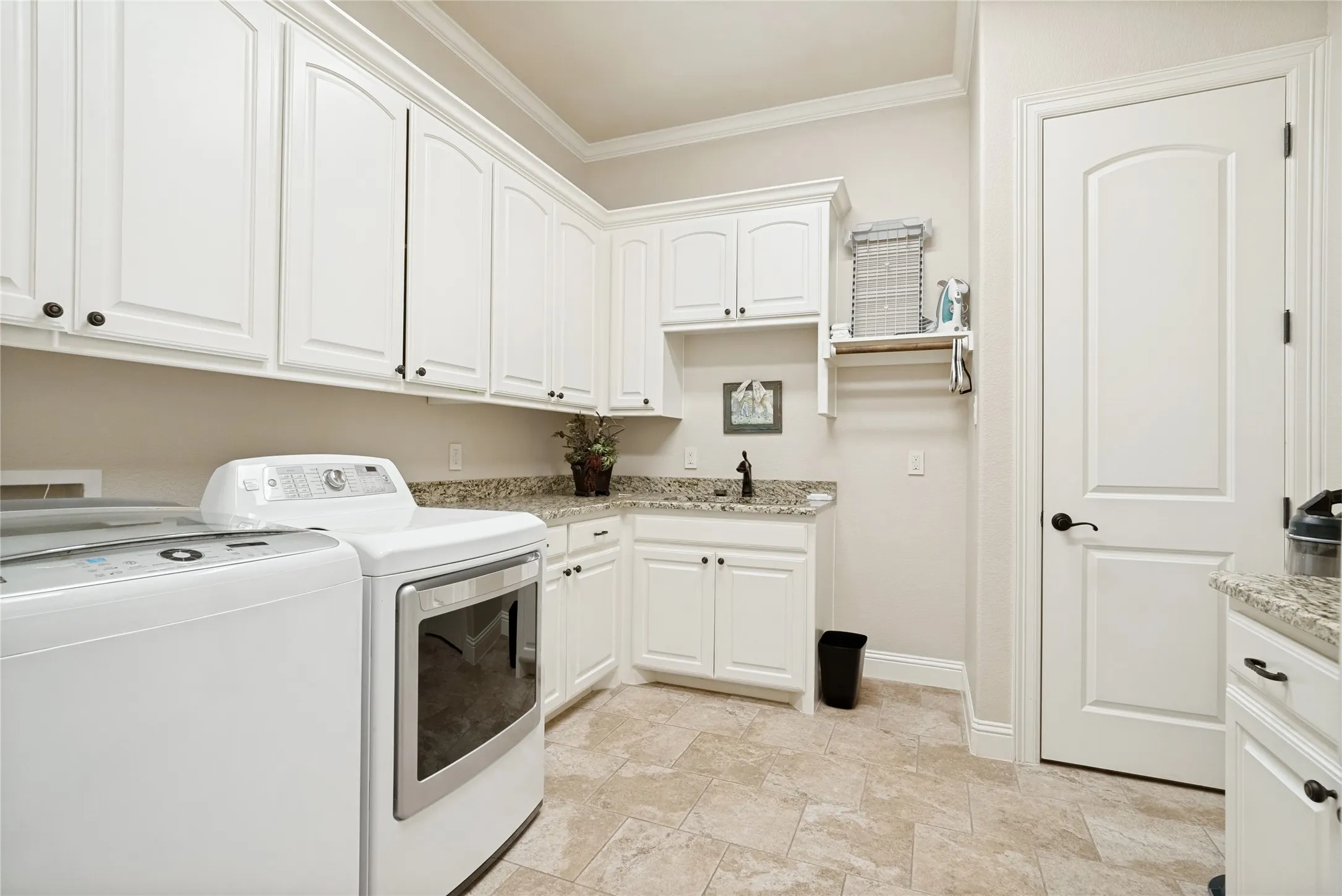 Single Family Residence For Sale in Tarrant County , 4663 Sidonia Court, Fort Worth, Texas 76126, 4 Bedroom, 4 Bathroom, 3 Garage spaces, 4,306 Sqft, built in 2012, mls#21412372, Real Estate Agent in Fort Worth, Homes For Sale in Tarrant county, Homes For Sale in Fort Worth, Realtor in Fort Worth Texas, Real Estate Brokerage Independent Realty Texas, Luminita Cordes Realtor
